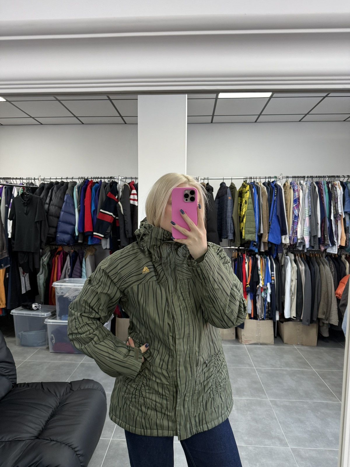 Nike ACG Vintage Nike ACG Women Insulated Snow Ski Jacket Size M Size M / US 6-8 / IT 42-44 - 2 Thumbnail