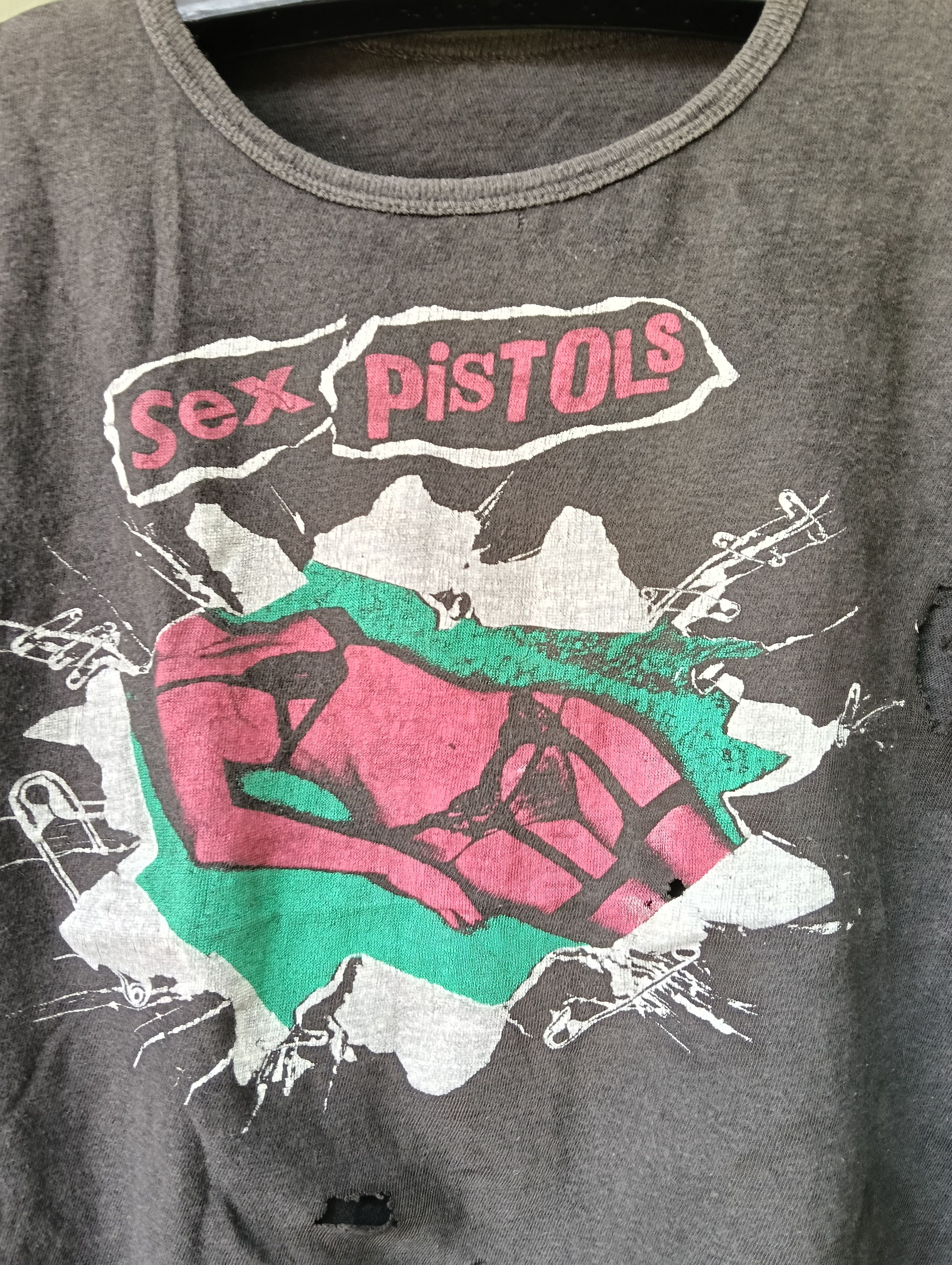 Vintage Sex pistols 1977 vintage t shirt punk punk rock size m. Size US M / EU 48-50 / 2 - 2 Thumbnail