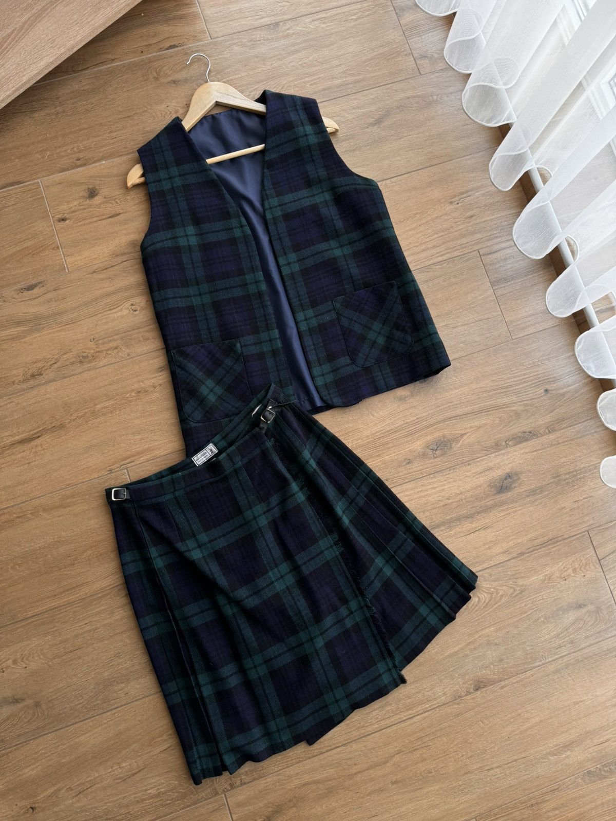 New England Shirt Company × Vintage Vintage Allander House of Fraser 90’s Tartan Wool Skirt&Vest Size 28" / US 6 / IT 42 - 1 Thumbnail