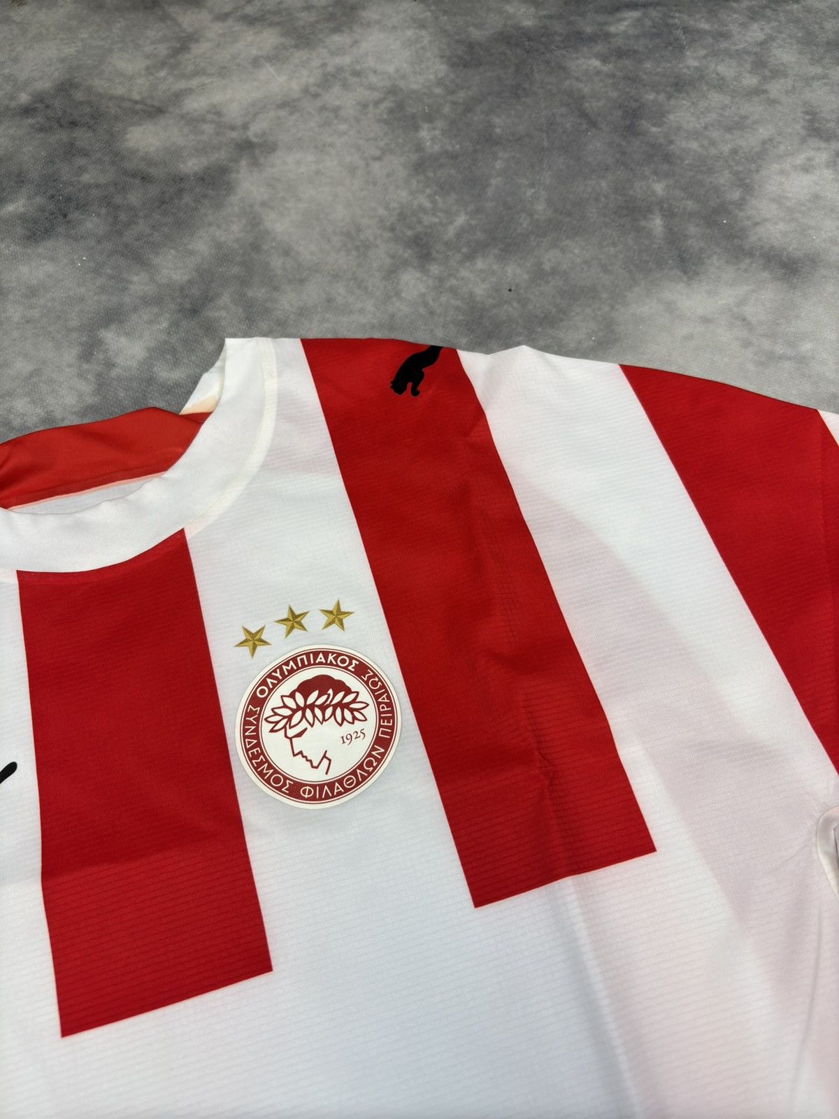 Puma × Vintage Olympiacos Greece Home Jersey 2006 2007 perfect condition L Size US L / EU 52-54 / 3 - 2 Thumbnail