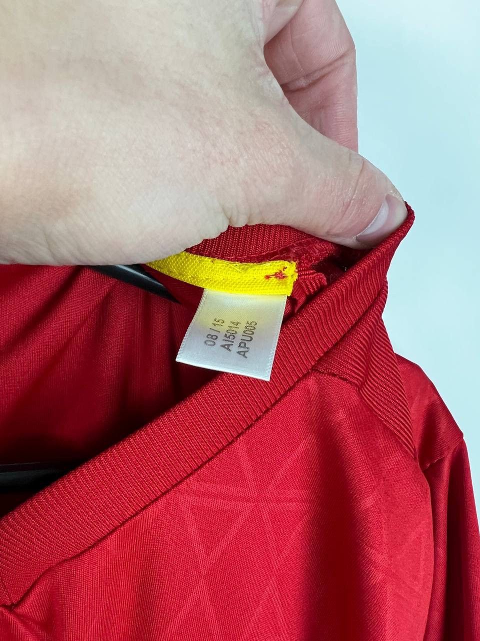 Vintage Espana A. Iniesta Adidas Replica jersey t-shirts size L Size US L / EU 52-54 / 3 - 5 Thumbnail