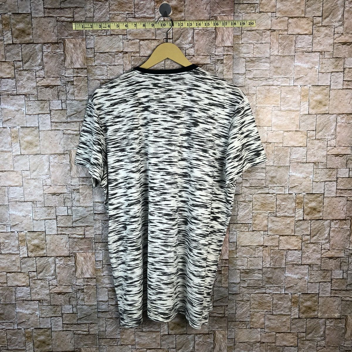 Adidas Adidas camo White T-Shirt #A529 Size US XL / EU 56 / 4 - 13 Thumbnail