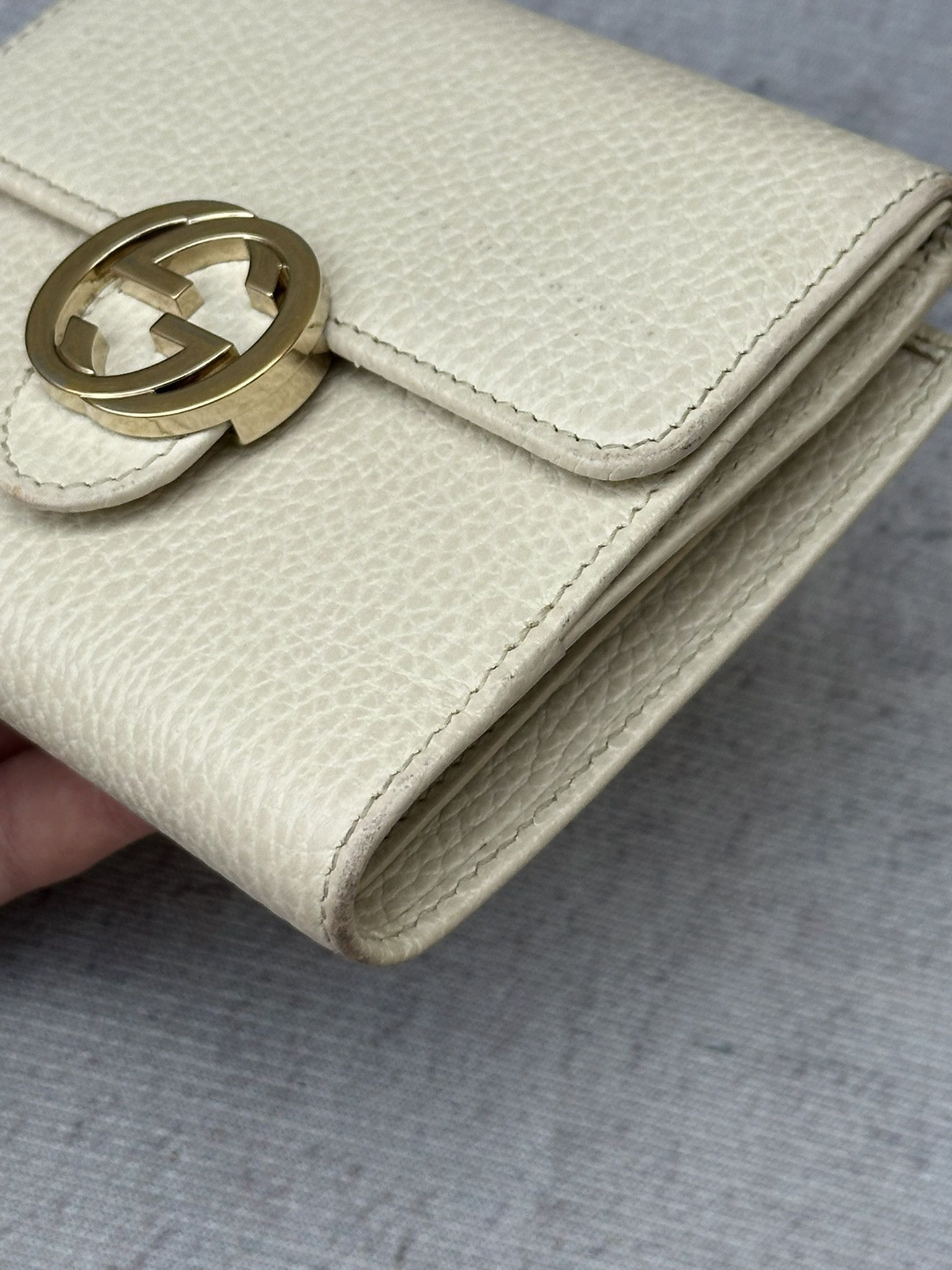 Gucci Gucci Wallet Compact Interlocking G Dollar Logo Ivory Size ONE SIZE - 7 Thumbnail