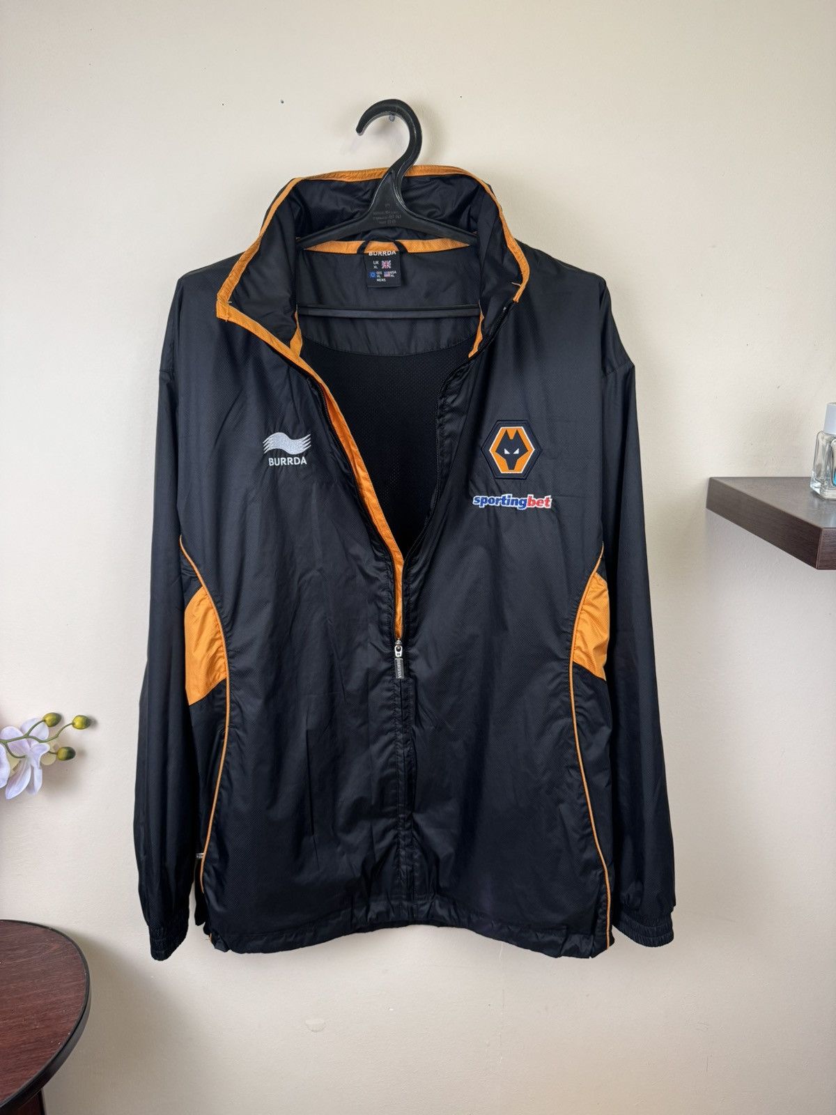 Other WOLVERHAMPTON WOLVES 2011/2012 FOOTBALL JACKET BURRDA sz XL Size US XL / EU 56 / 4 - 10 Thumbnail