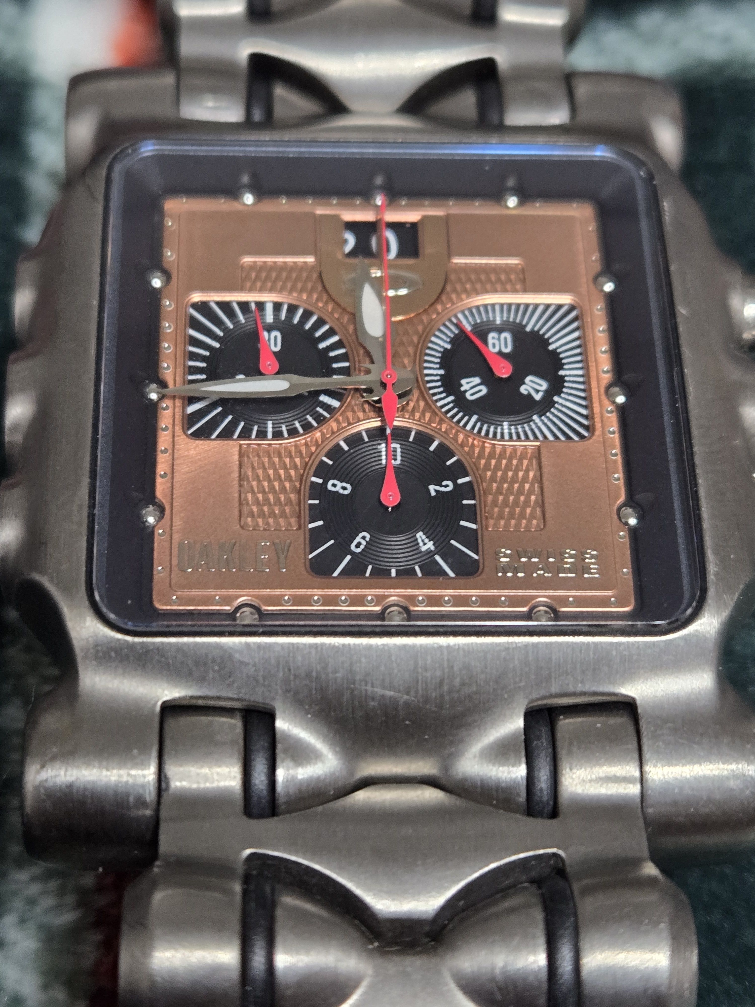 MedusaBoy　Oakley Time Machine Bronze Oakley Oakley Minute Machine Time Tank Titanium Copper Dial 10-254