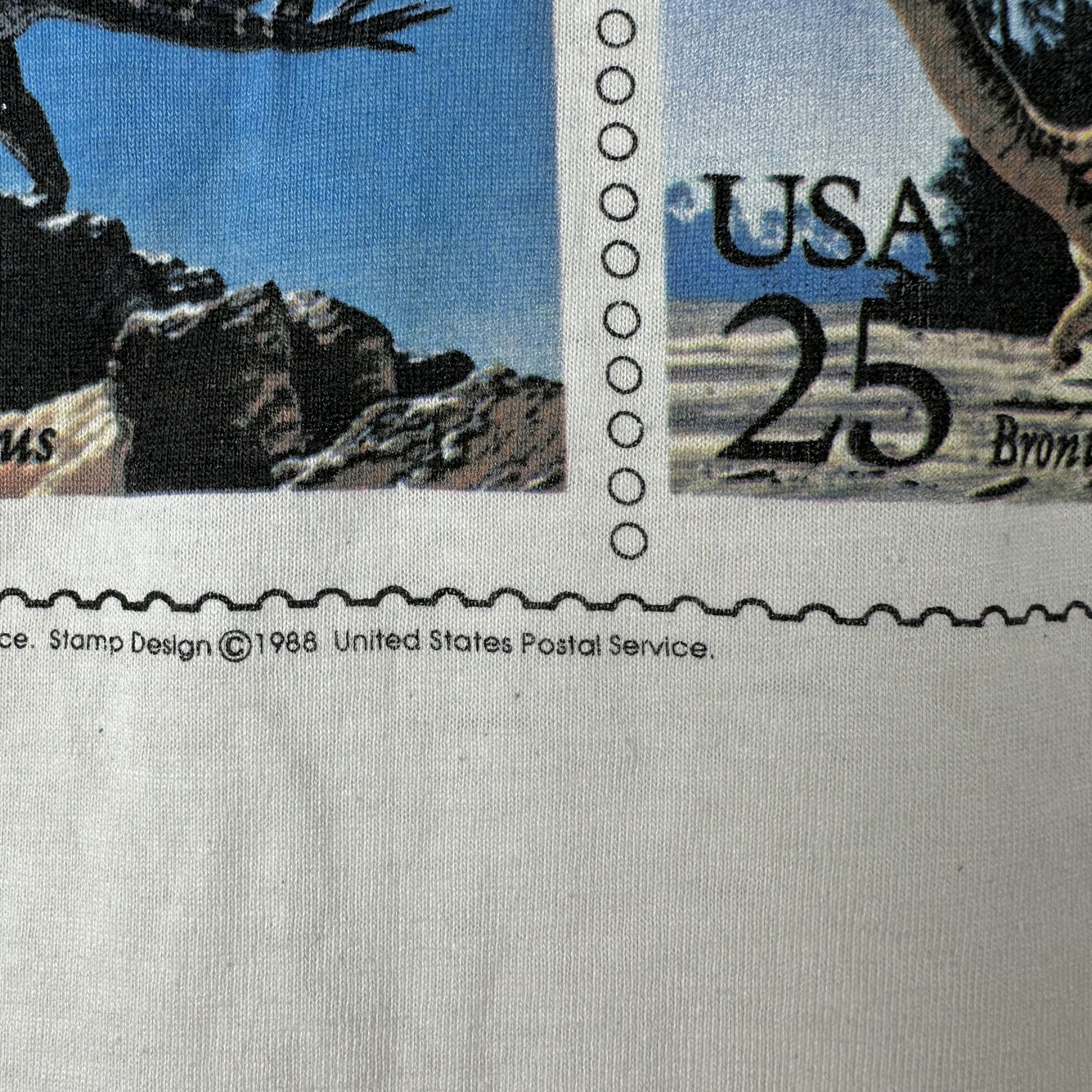 Vintage ​​​​Vintage 1988 USPS Stamps Dinosaur Artwork T-shirt Size US S / EU 44-46 / 1 - 4 Thumbnail