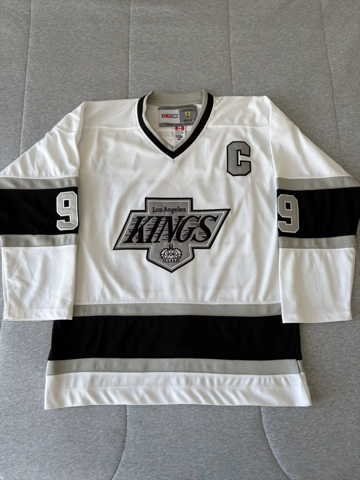 Ccm × NHL × Vintage Vintage Los Angeles Kings Wayne Gretzky Jersey Size US M / EU 48-50 / 2 - 1 Thumbnail