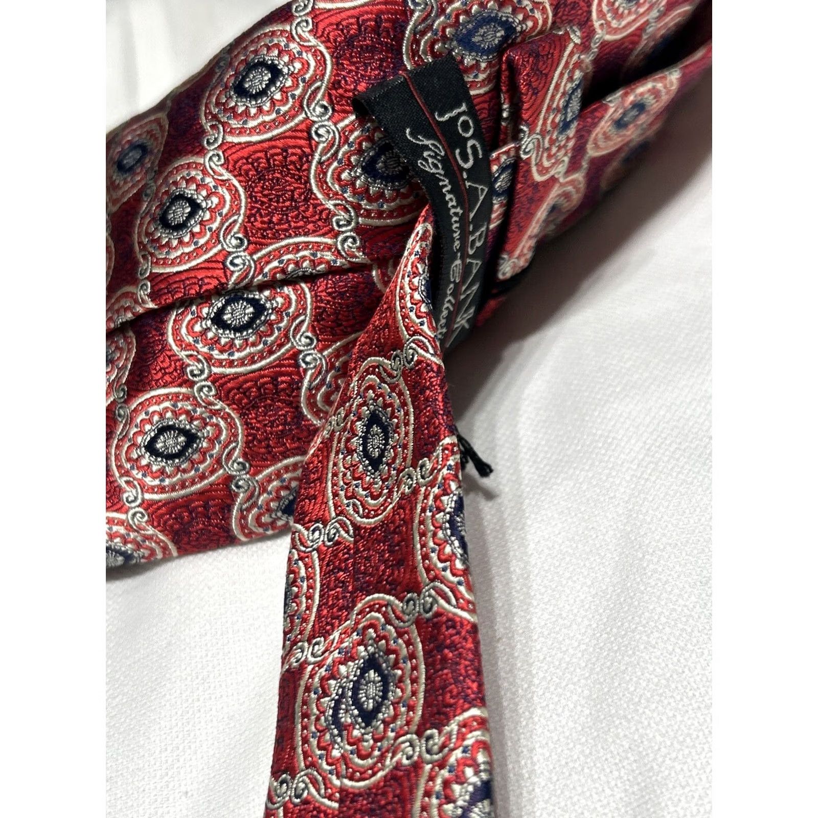 Jos. A. Bank Jos A Bank Red Geometric Silk Tie - One Size 57-60" Wide Logo Made In Italy Men Designer Accent Size ONE SIZE - 6 Thumbnail