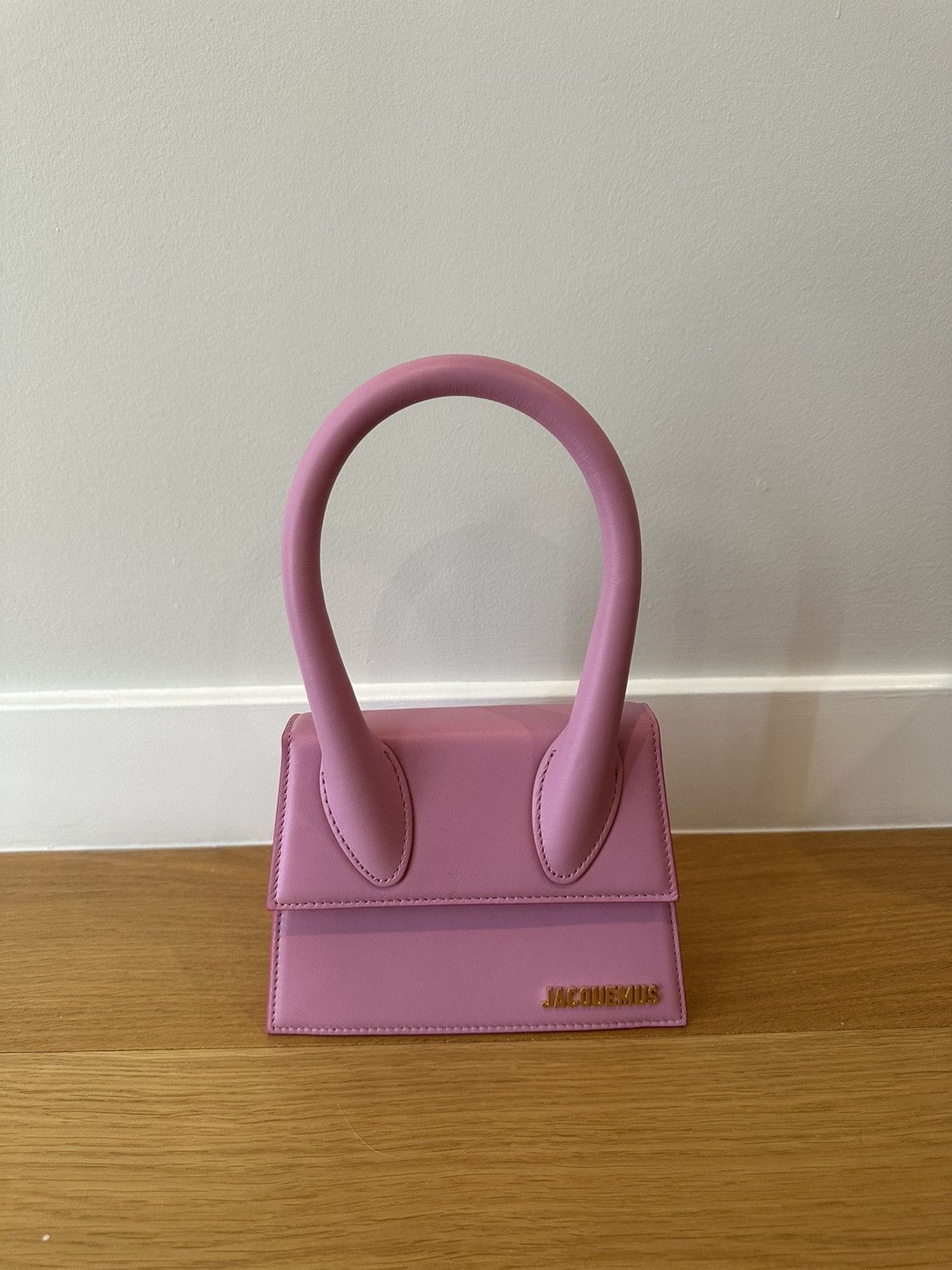 image of Jacquemus Jacquemes Le Chiquito Moyen Top-Handle Bag in Pink, Women's