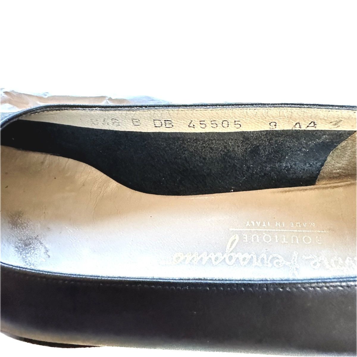 Salvatore Ferragamo Salvatore Ferragamo Black Leather Cap Block Heel Pumps 9AA Size US 9 / IT 39 - 8 Thumbnail