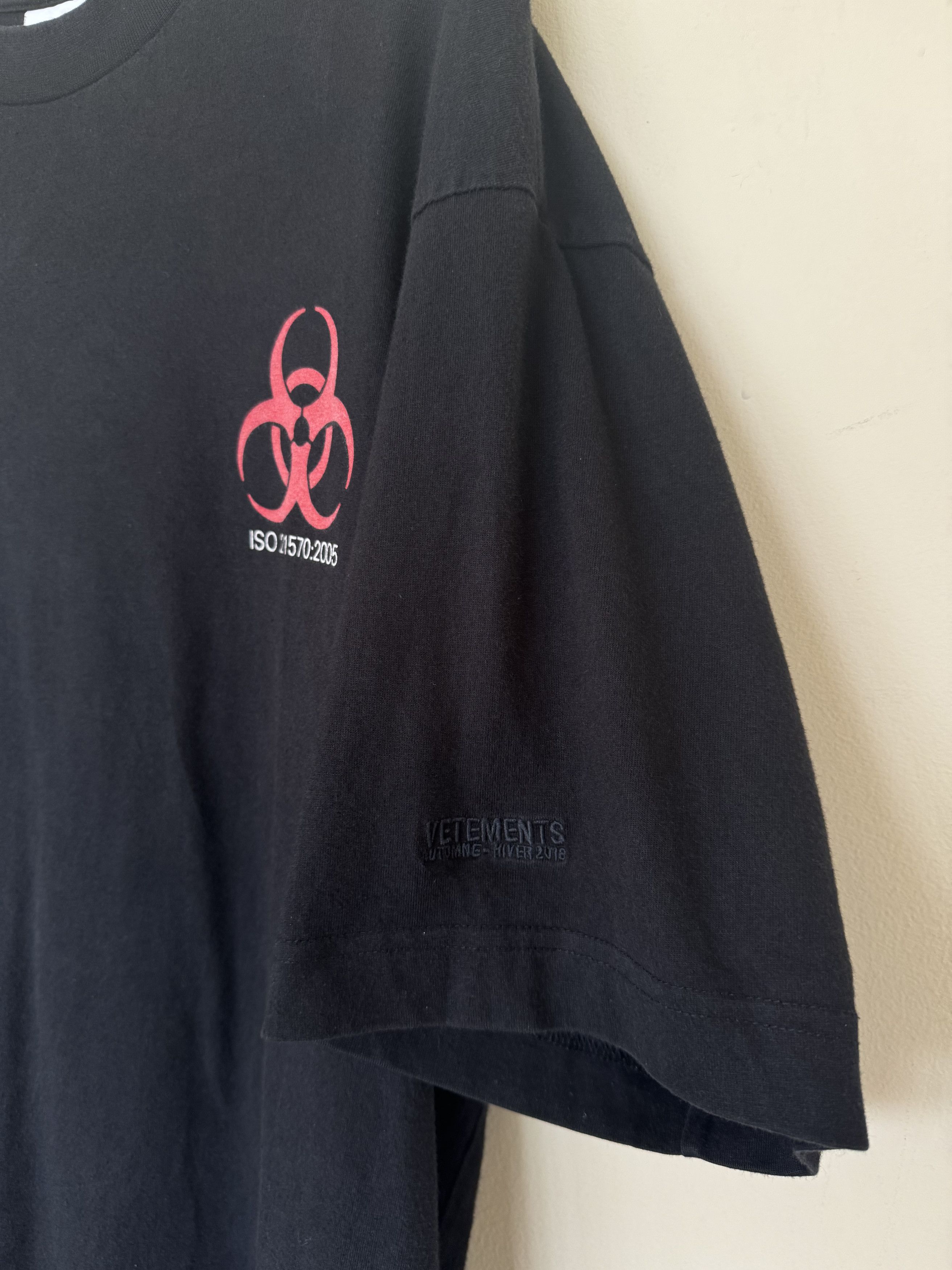 Vetements Genetically Modified Tee Size US S / EU 44-46 / 1 - 4 Thumbnail