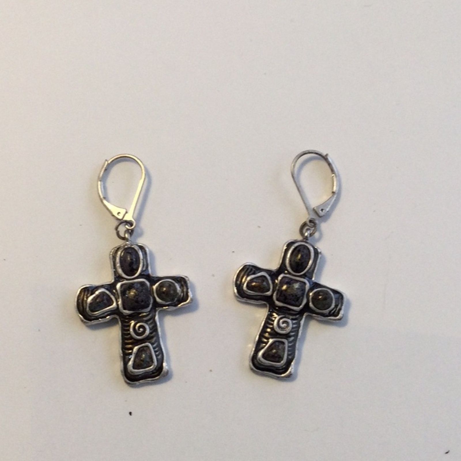 Other Fashion Leader Cross Lever Back Dangle Earrings Size ONE SIZE - 9 Thumbnail