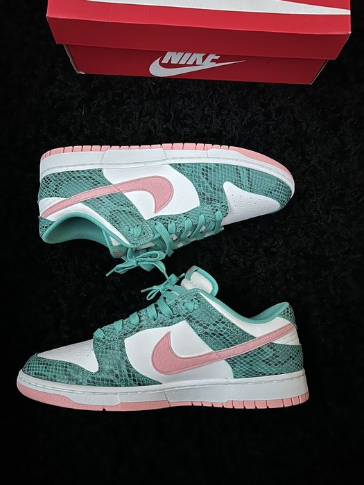 teal nike dunks