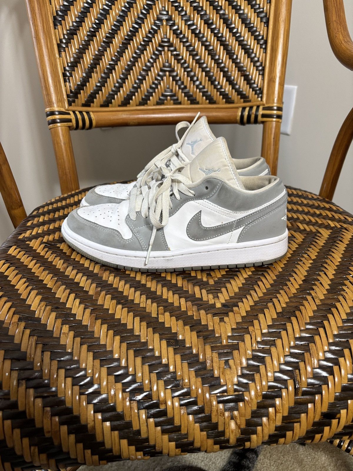 Jordan Brand Jordan 1 Low Wolf Grey DC0774-105 Size 7.5 Size US 7.5 / IT 37.5 - 1 Thumbnail
