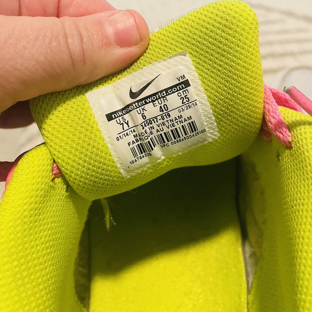 Nike AIR MAX 90 GS 'PINK GLOW VENOM GREEN Size US 8 / EU 41 - 4 Thumbnail