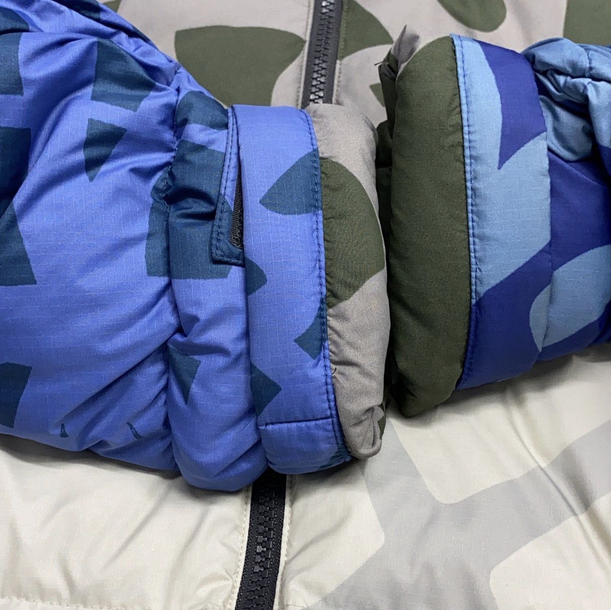 Kaws × The North Face KAWS x The North Face Retro 1996 Nuptse Jacket Size US XL / EU 56 / 4 - 15 Thumbnail