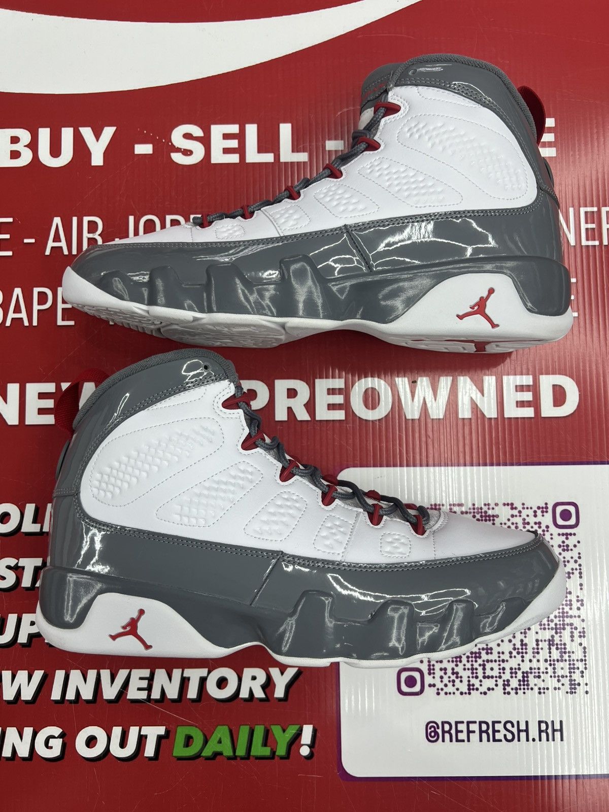 Jordan Brand Air Jordan 9 Fire Red Size 9.5 Size US 9.5 / EU 42-43 - 2 Thumbnail