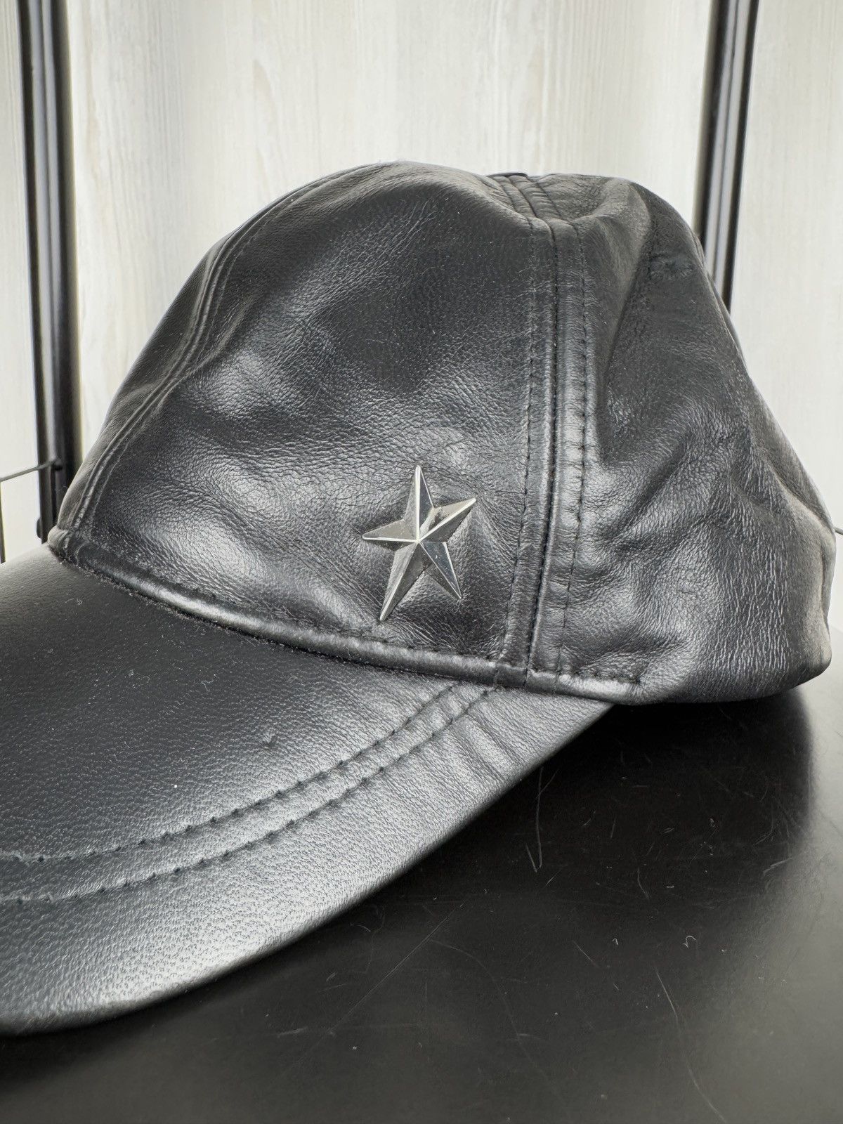 Mugler mugler x h&m leather baseball cap METAL STAR STUDDED RARE XL Size ONE SIZE - 1 Thumbnail