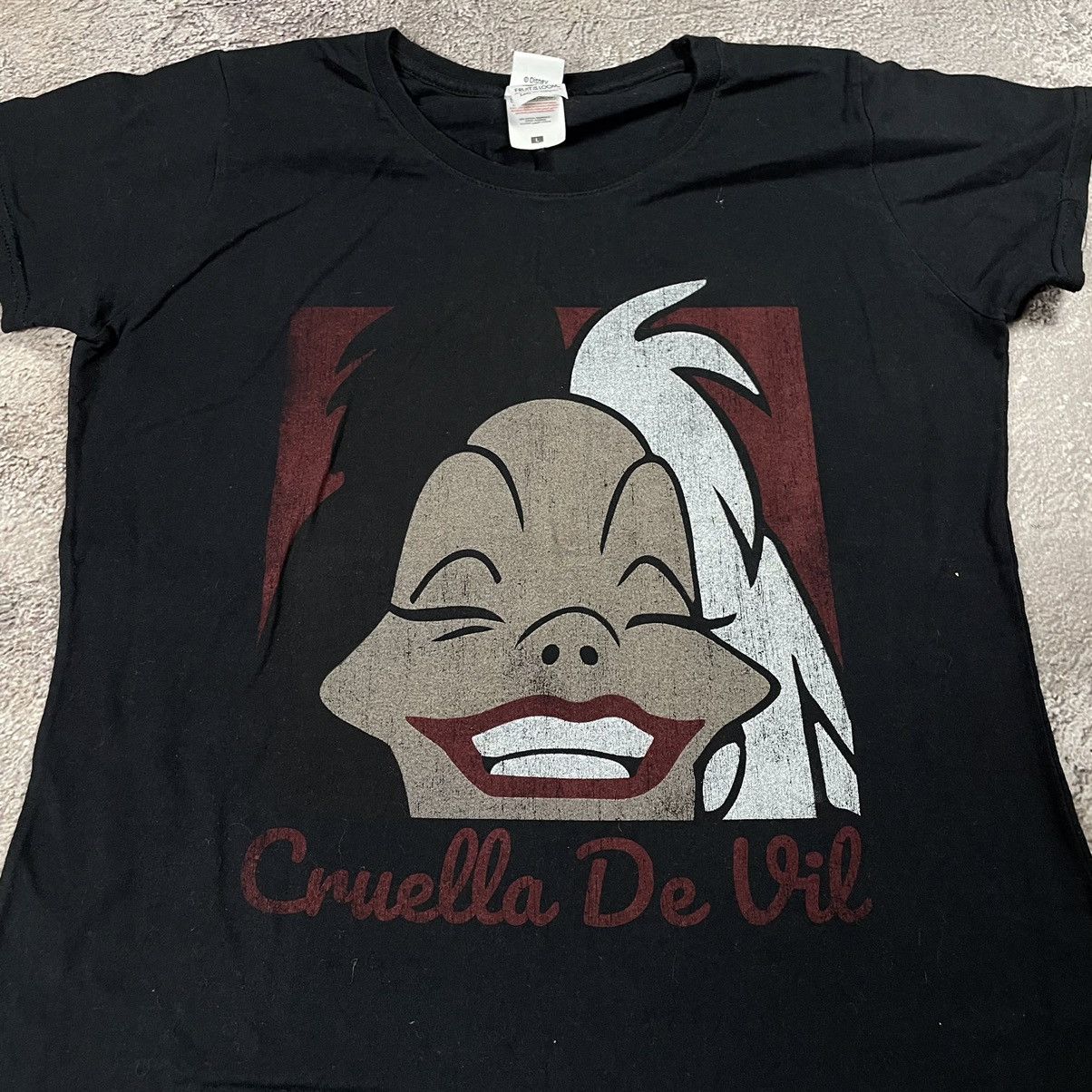 Vintage Vintage Y2K Cruella Devil Graphic Tee Dark Grunge Baggy L Size US L / EU 52-54 / 3 - 4 Thumbnail