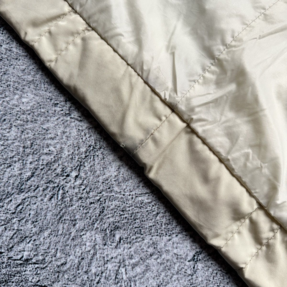Moncler Women’s Moncler Long Down Quilted Coat with Detachable Hood Size M / US 6-8 / IT 42-44 - 18 Thumbnail