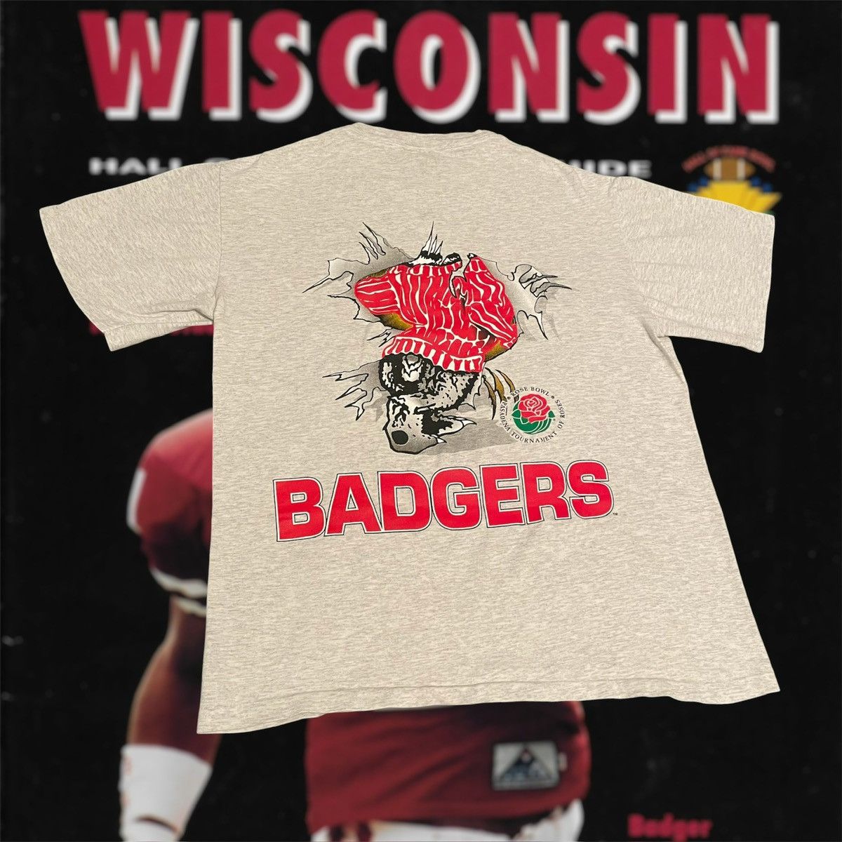 NCAA × Vintage Vintage 1990s NCAA Wisconsin Badgers Break Thru Football Tee Size US L / EU 52-54 / 3 - 2 Thumbnail