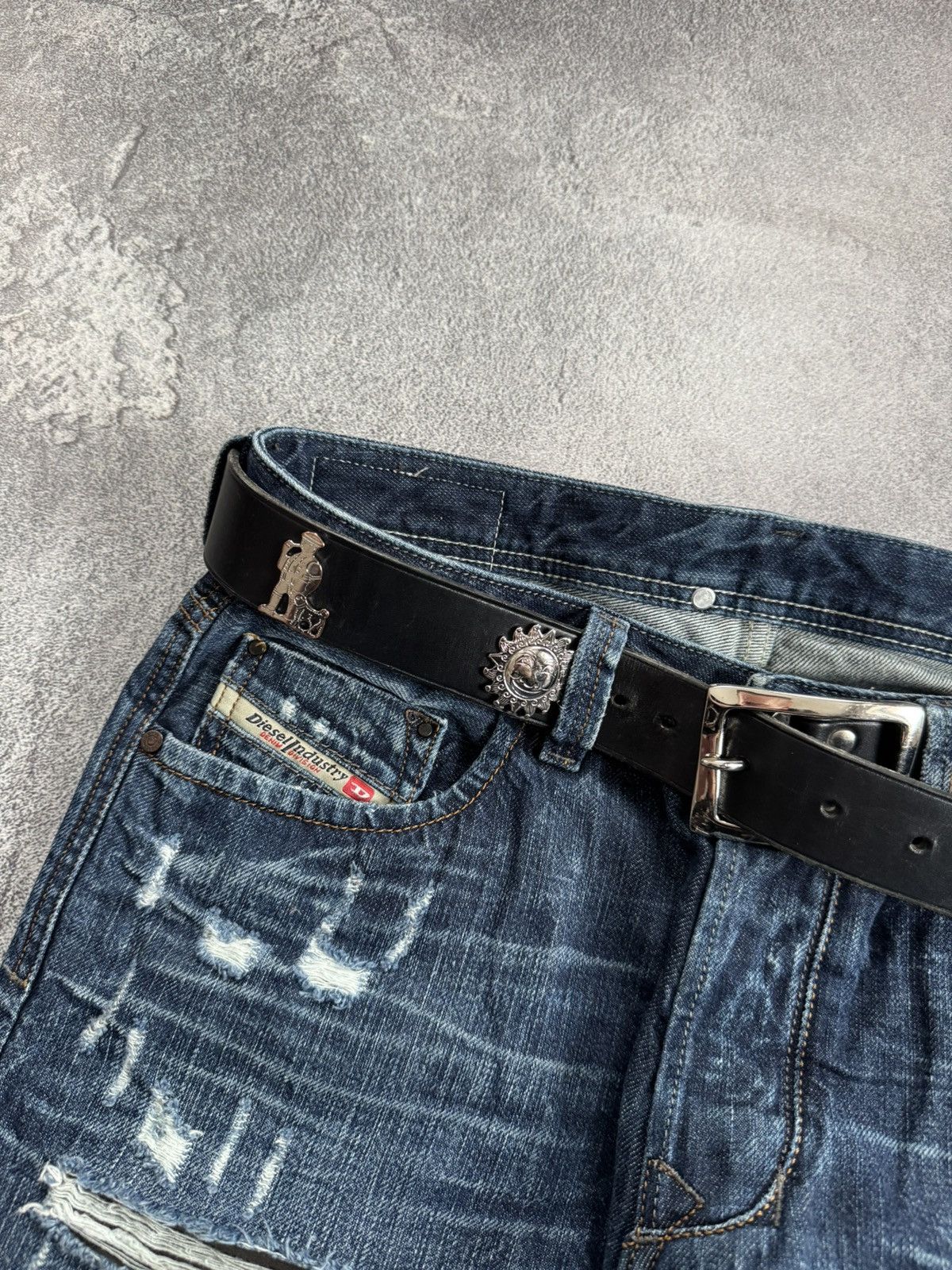 Etro 90s Retro vintage leather belt iconic cows 🐄 metal details Size ONE SIZE - 2 Thumbnail