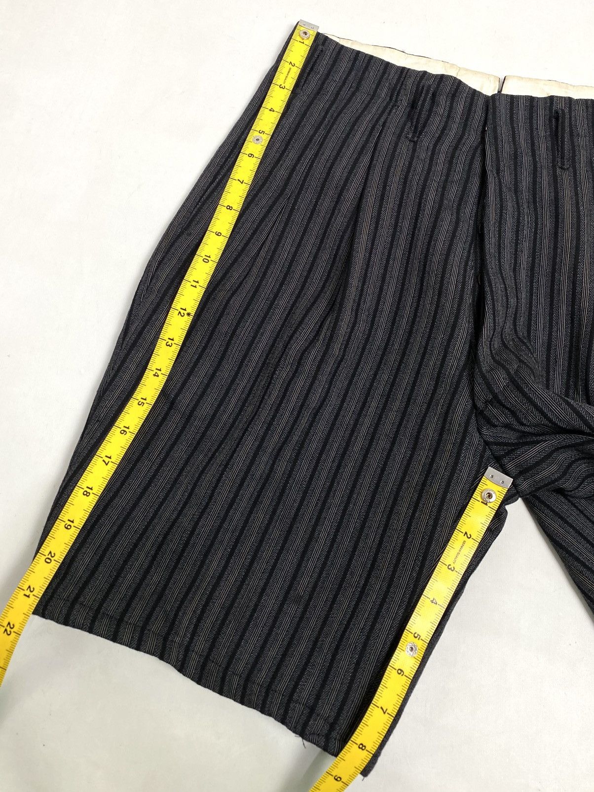 Japanese Brand 🇯🇵Vtg 1960s🇯🇵 Pleated Pants Shorts Pinstripe Heavyweight Wool Size US 30 / EU 46 - 12 Thumbnail