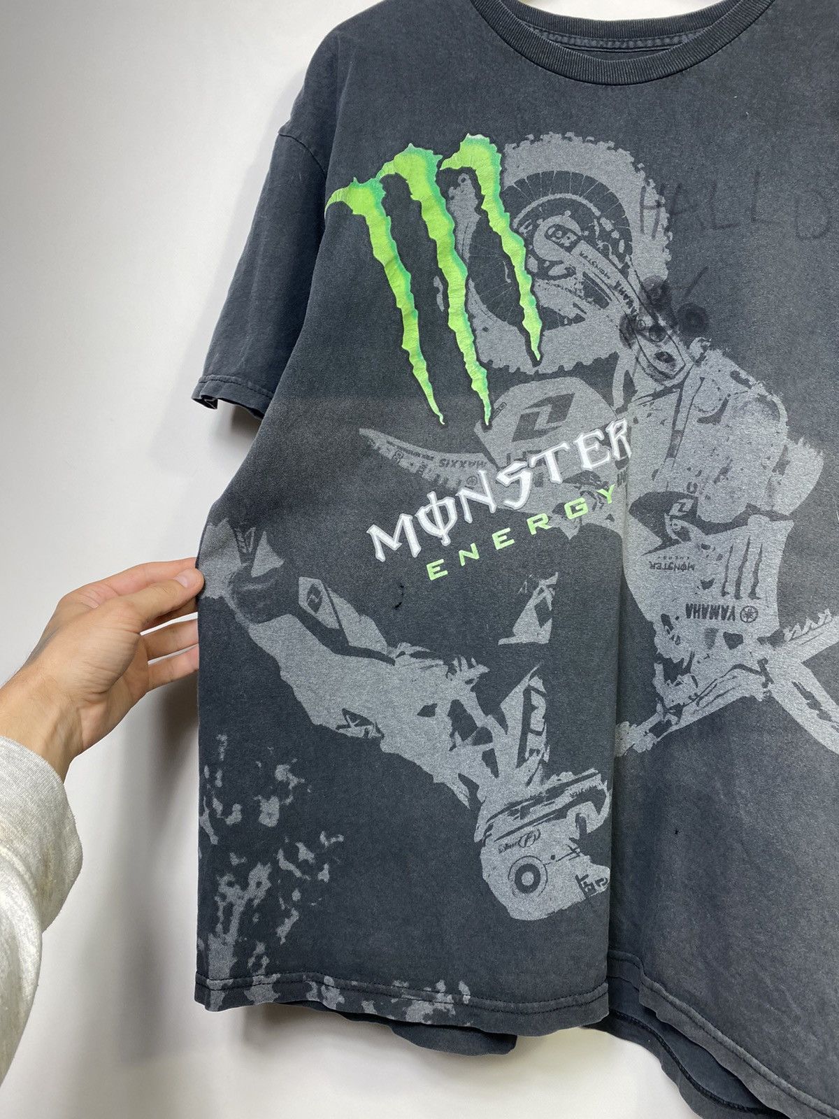 Yamaha Vintage Monster Energy Yamaha Distressed Licensed T-shirt Size US XL / EU 56 / 4 - 5 Thumbnail