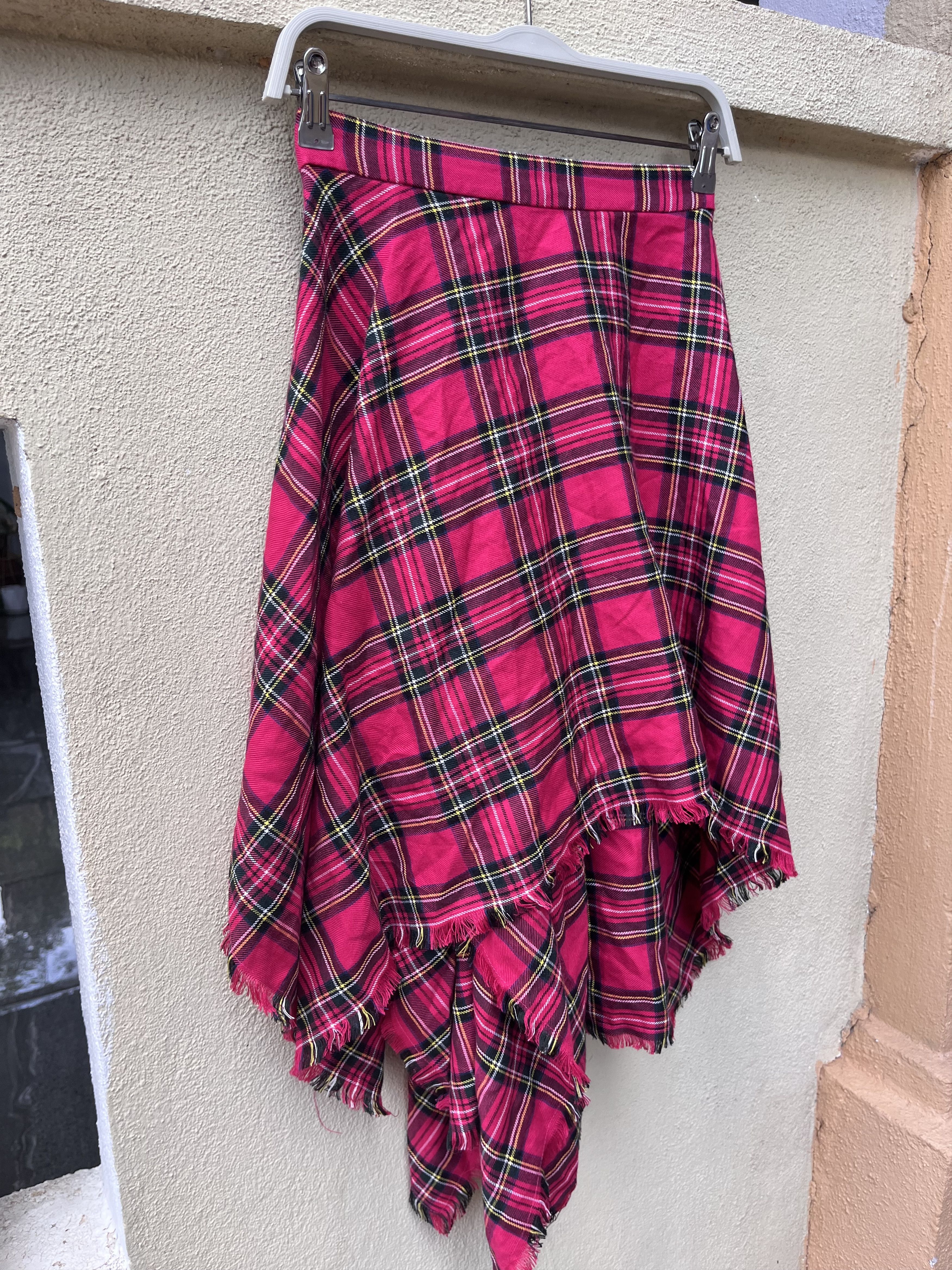 Seditionaries Sexy dynamite pink tartan assymetrical skirt Size 26" / US 2 / IT 38 - 5 Thumbnail