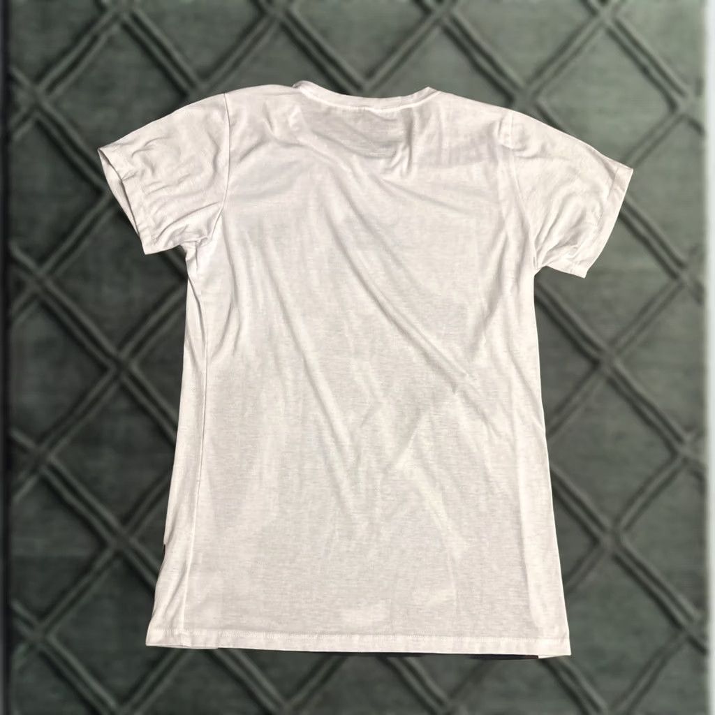 Vintage BLACK BUTLER T-Shirt XL White Jrs Women Claude Alios Putting Coat On 2066 Size XL / US 12-14 / IT 48-50 - 1 Thumbnail