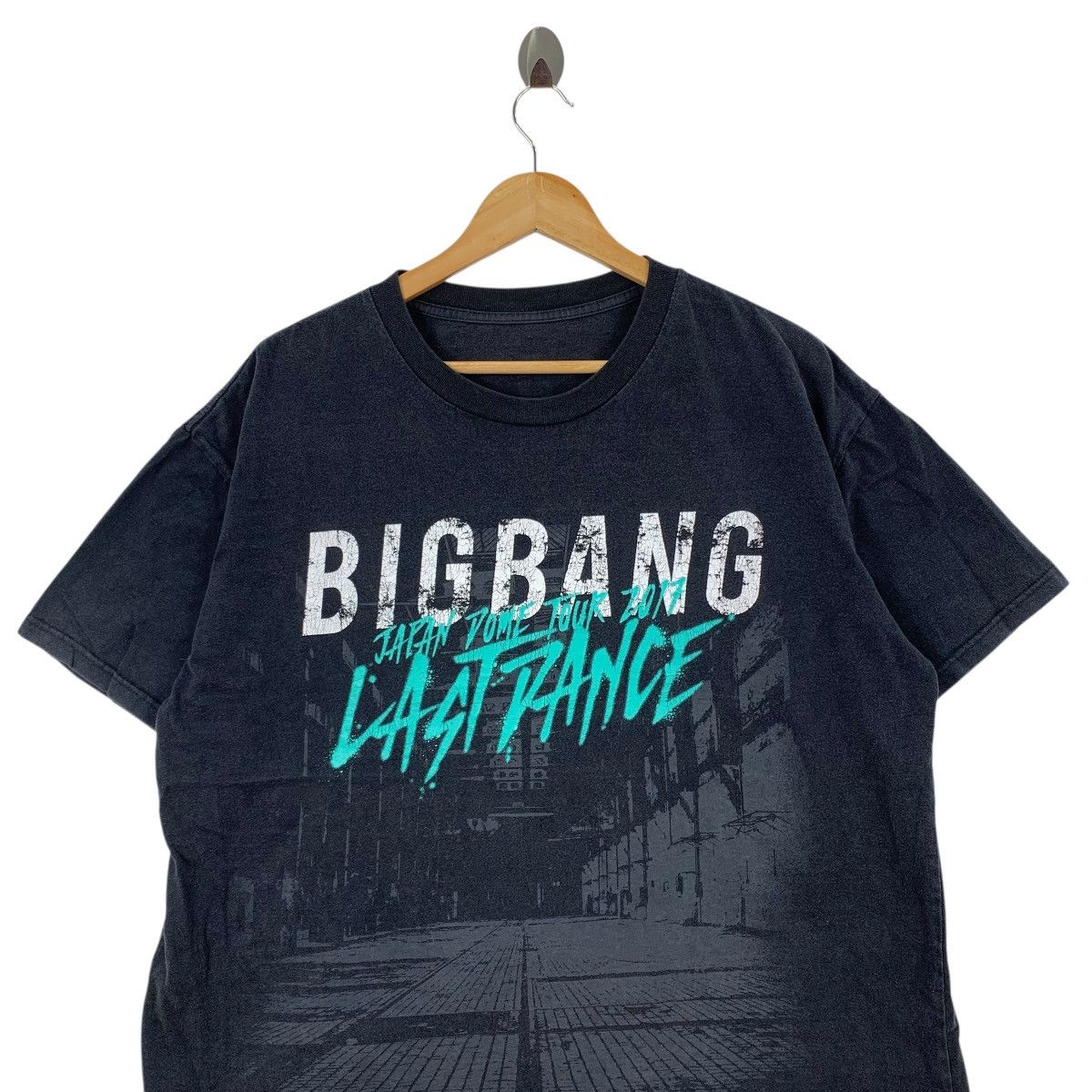 Japanese Brand BIGBANG Japan DOME TOUR 2017 Last Dance Kpop Boy Band Tshirt Size US L / EU 52-54 / 3 - 2 Thumbnail