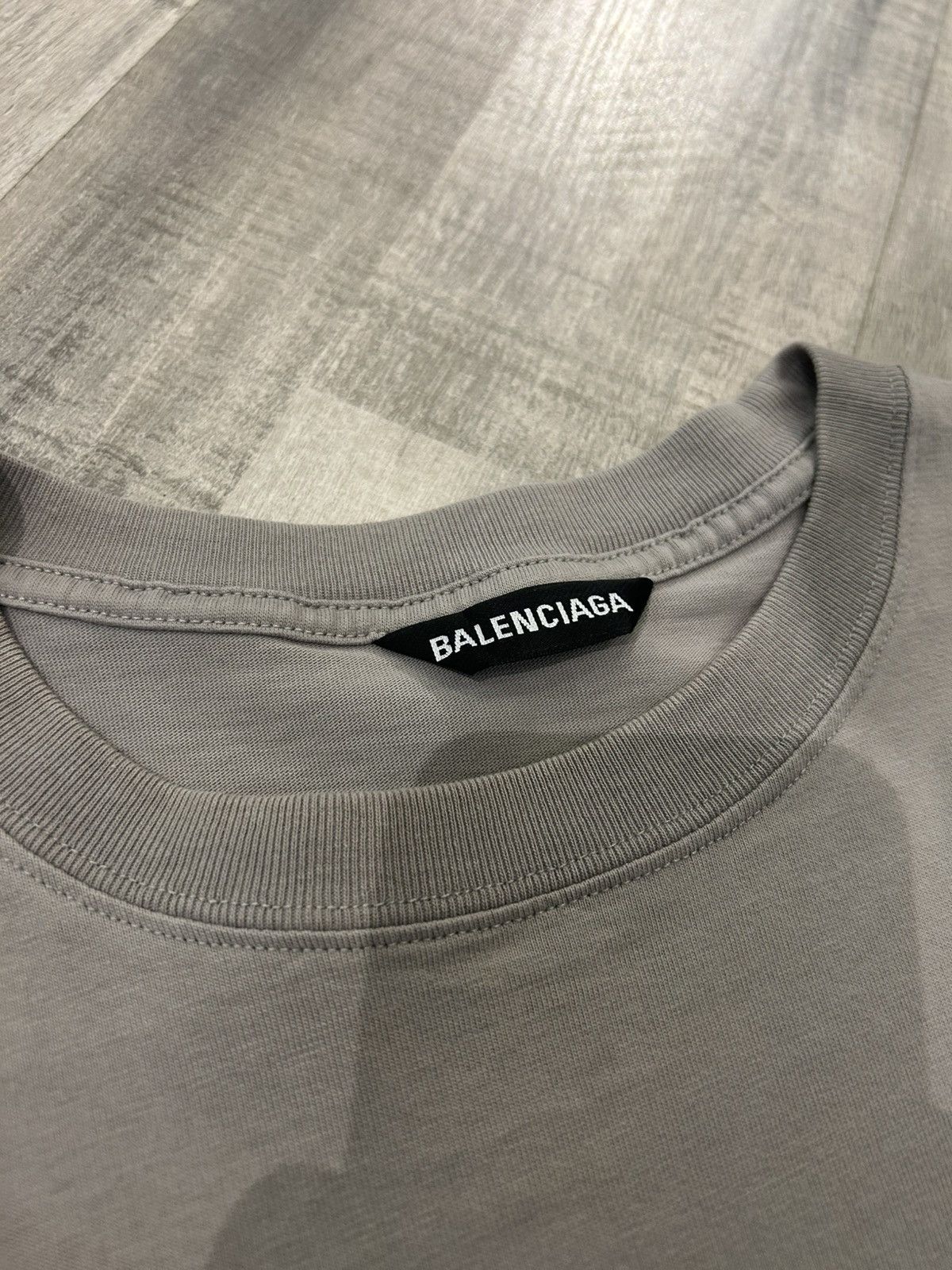 Balenciaga Balenciaga Barcode Logo Tee Size US S / EU 44-46 / 1 - 6 Thumbnail