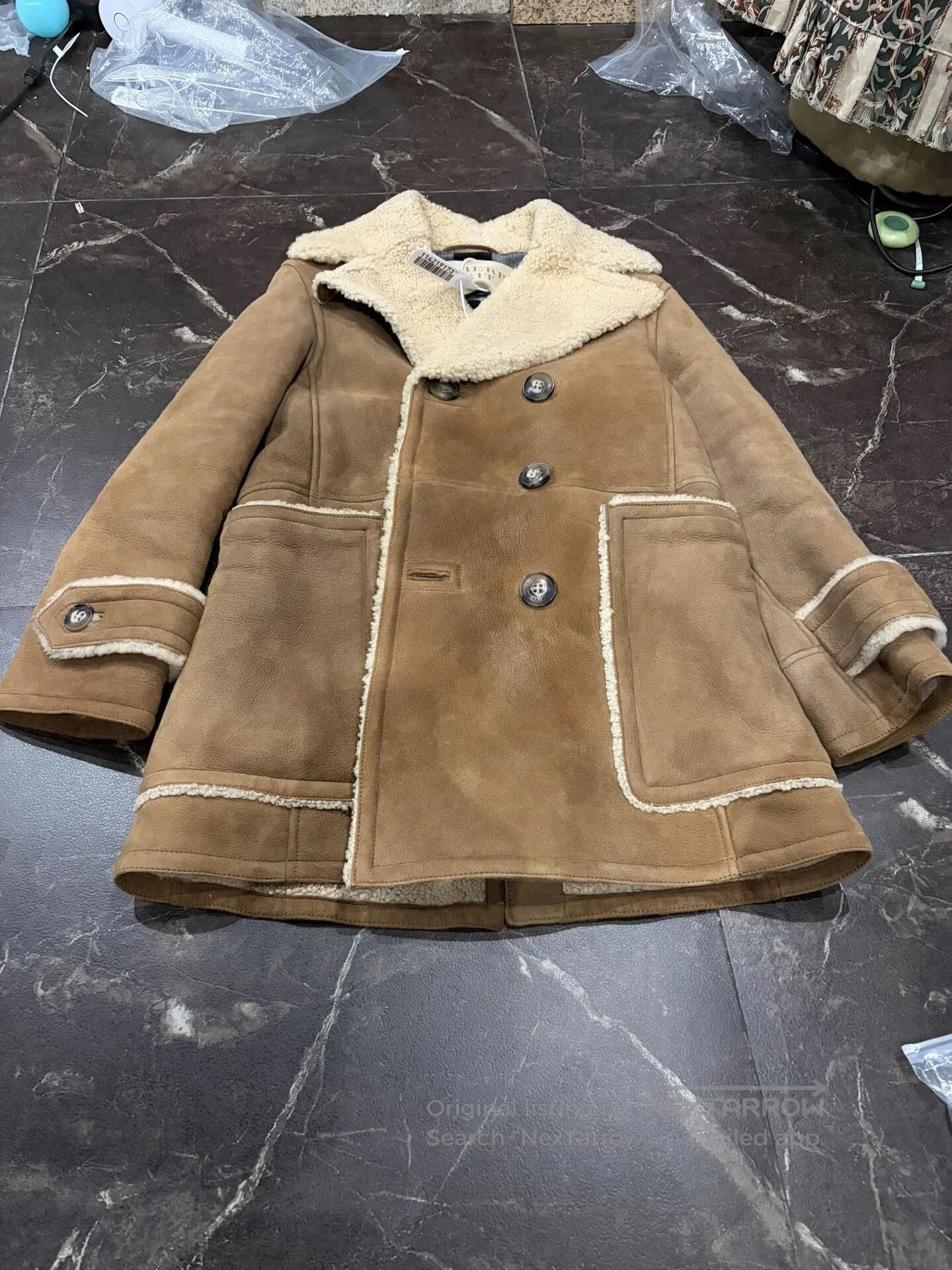 Burberry Burberry Lapel Shearling Coat. Size S / US 4 / IT 40 - 1 Thumbnail