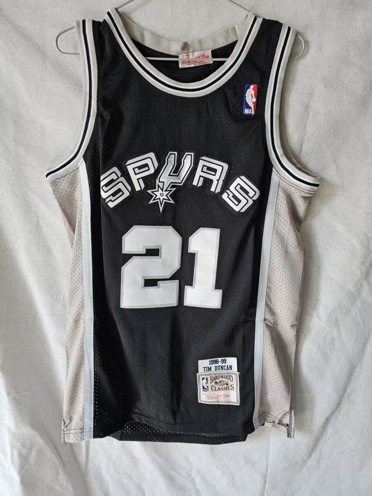 NBA San Antonio Spurs 21 Tim Duncan Jersey Stitched Size US M / EU 48-50 / 2 - 1 Thumbnail