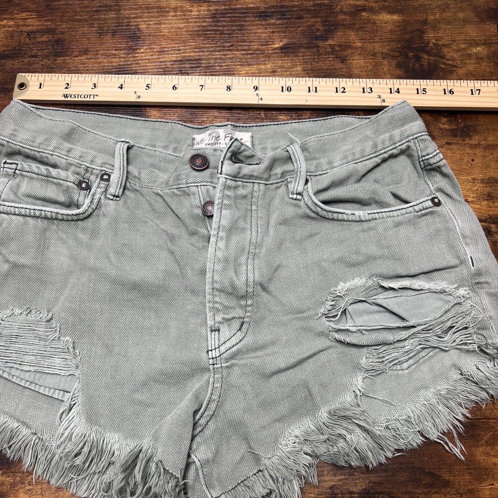 Free People Free People Shorts Size 27 Olive Green Raw Hem Button Fly Size 27" / US 4 / IT 40 - 2 Thumbnail