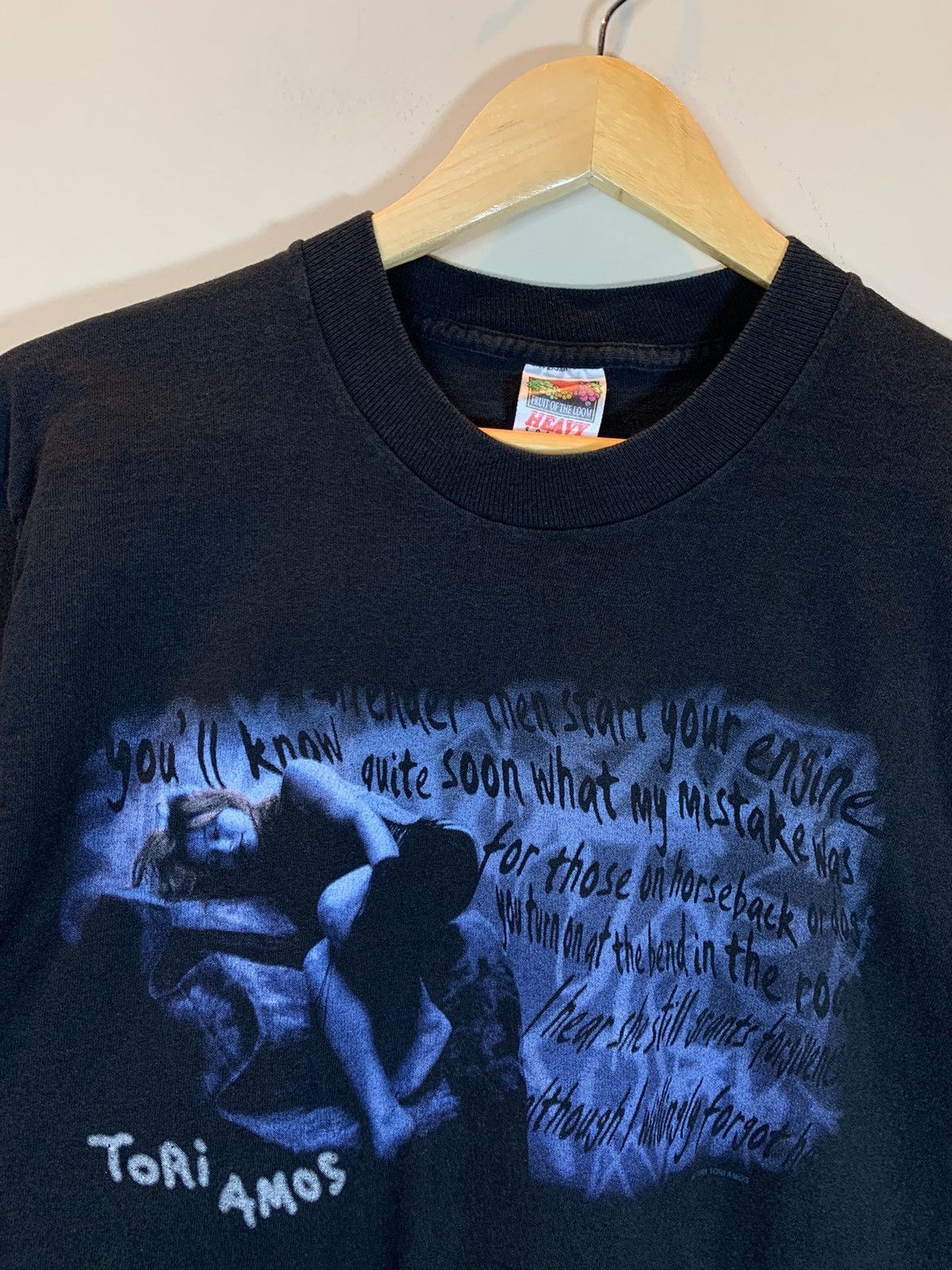 Band Tees × Vintage *RARE* Vintage Tori Amos Plugged 1998 Tour Art Band T-Shirt Size US M / EU 48-50 / 2 - 3 Thumbnail