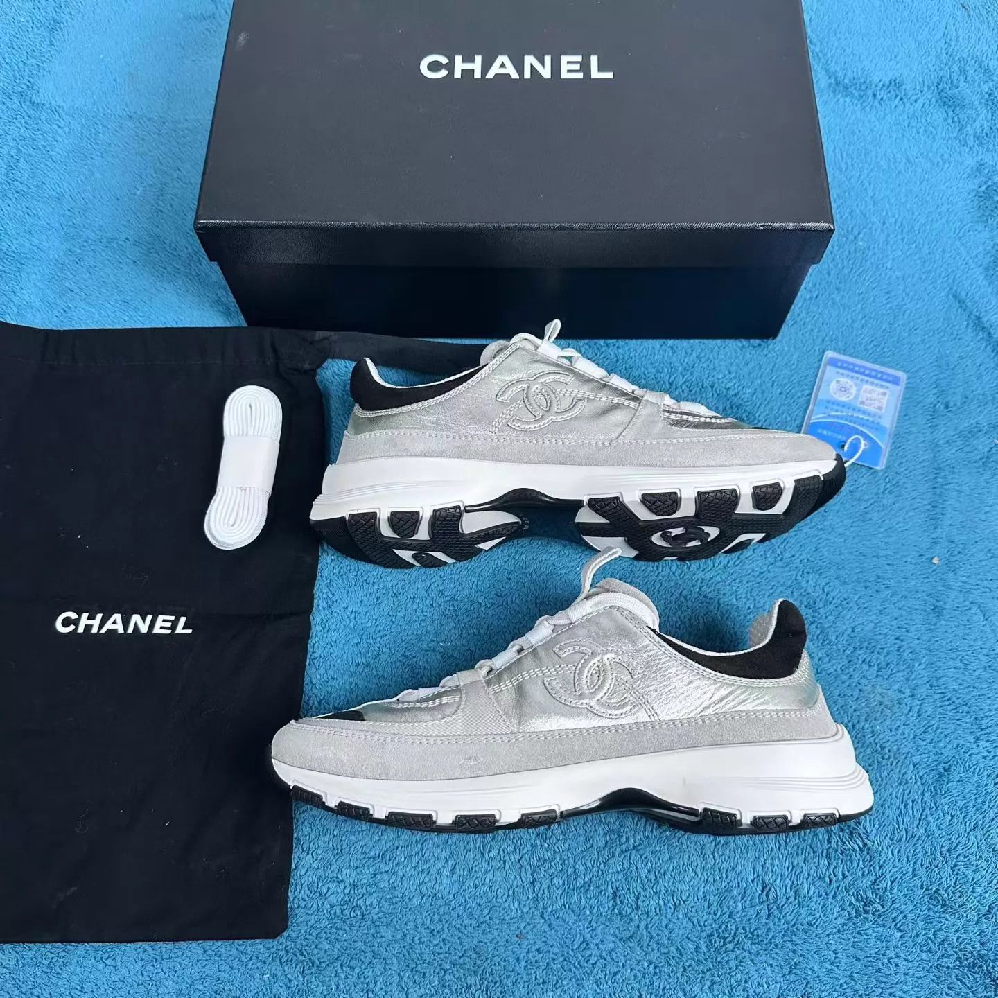 Chanel Chanel 25A Calfskin Low-Top Sneakers Pale Gold 37.5 Size US 7 / IT 37 - 2 Thumbnail