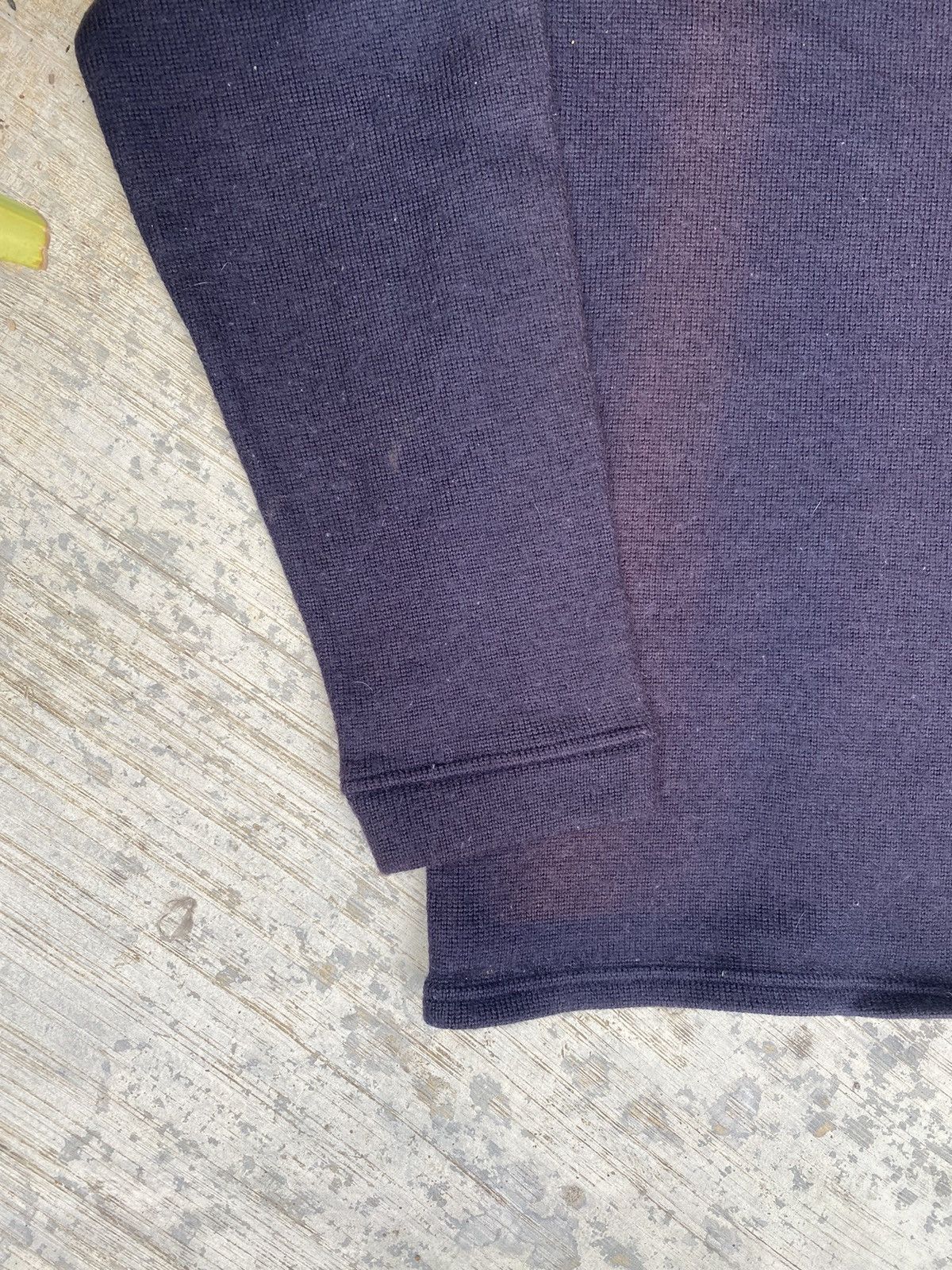 Emporio Armani × Vintage Vintage Emporio Armani Sun Faded Wool Sweater Size L / US 10 / IT 46 - 5 Thumbnail
