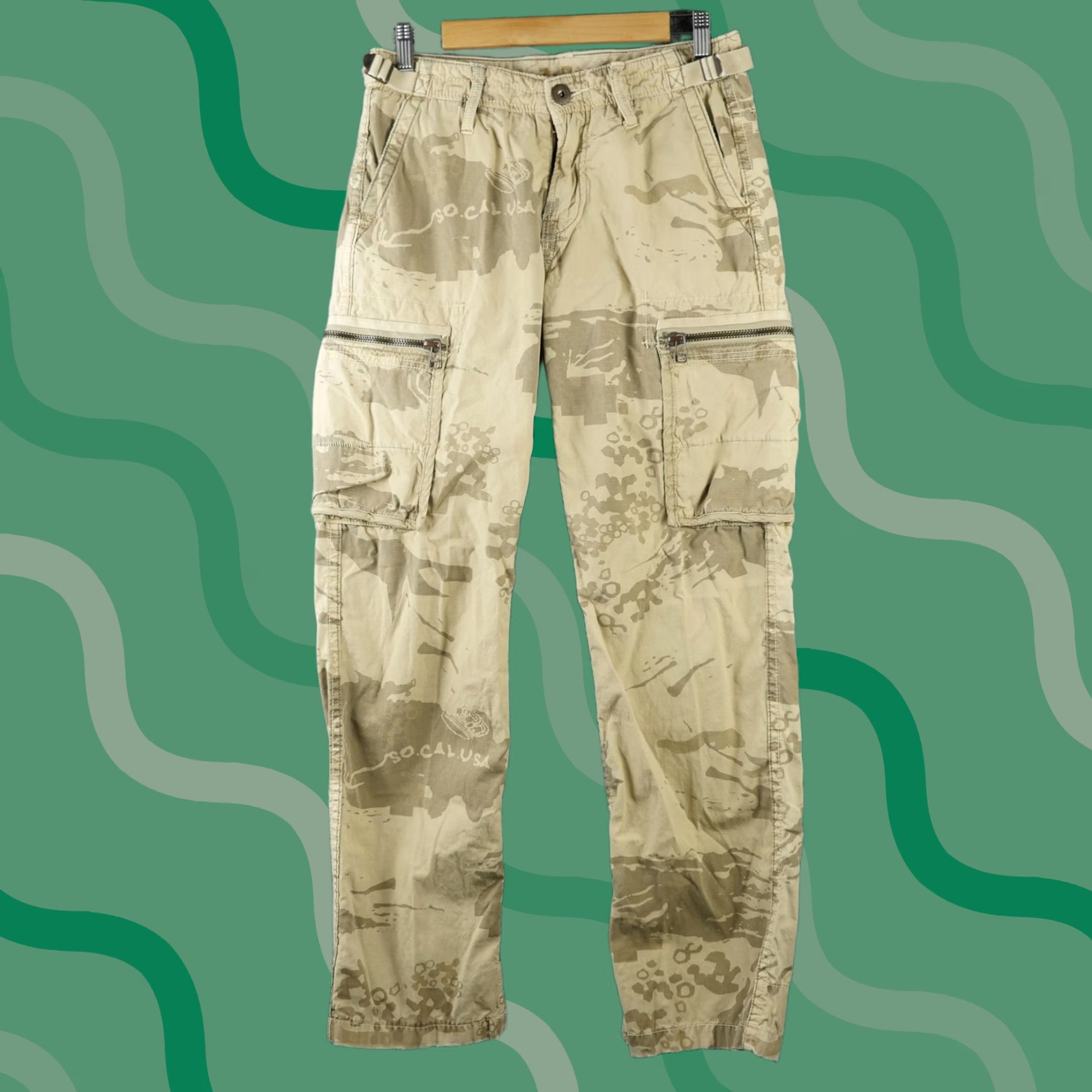 Vintage Y2K Vintage Z-Brand Cargo Pants Mens 30x32 Beige Camo Canvas Front Pockets Relaxed Straight Pants Mens Cargo Pants Beige Camouflage 30x32 Size US 30 / EU 46 - 1 Thumbnail