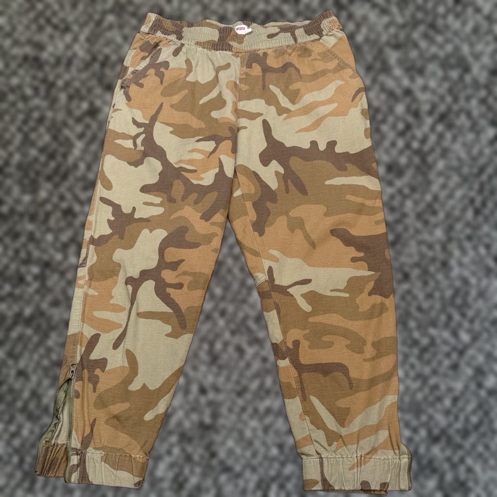 Levi's Levis Jogger Pants Womens Large Green Camo Ankle Zip Stretch Size 36" / US 14 / IT 50 - 1 Thumbnail