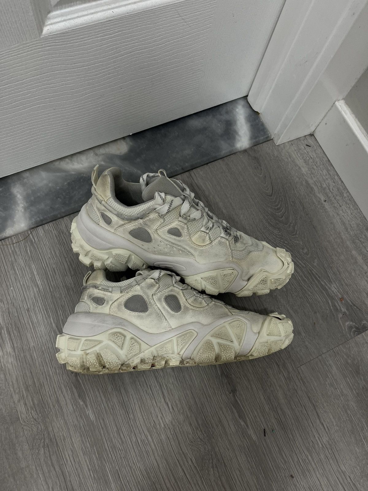 Acne Studios Boltzer M sneaker. Size 40 Size US 7 / EU 40 - 18 Thumbnail
