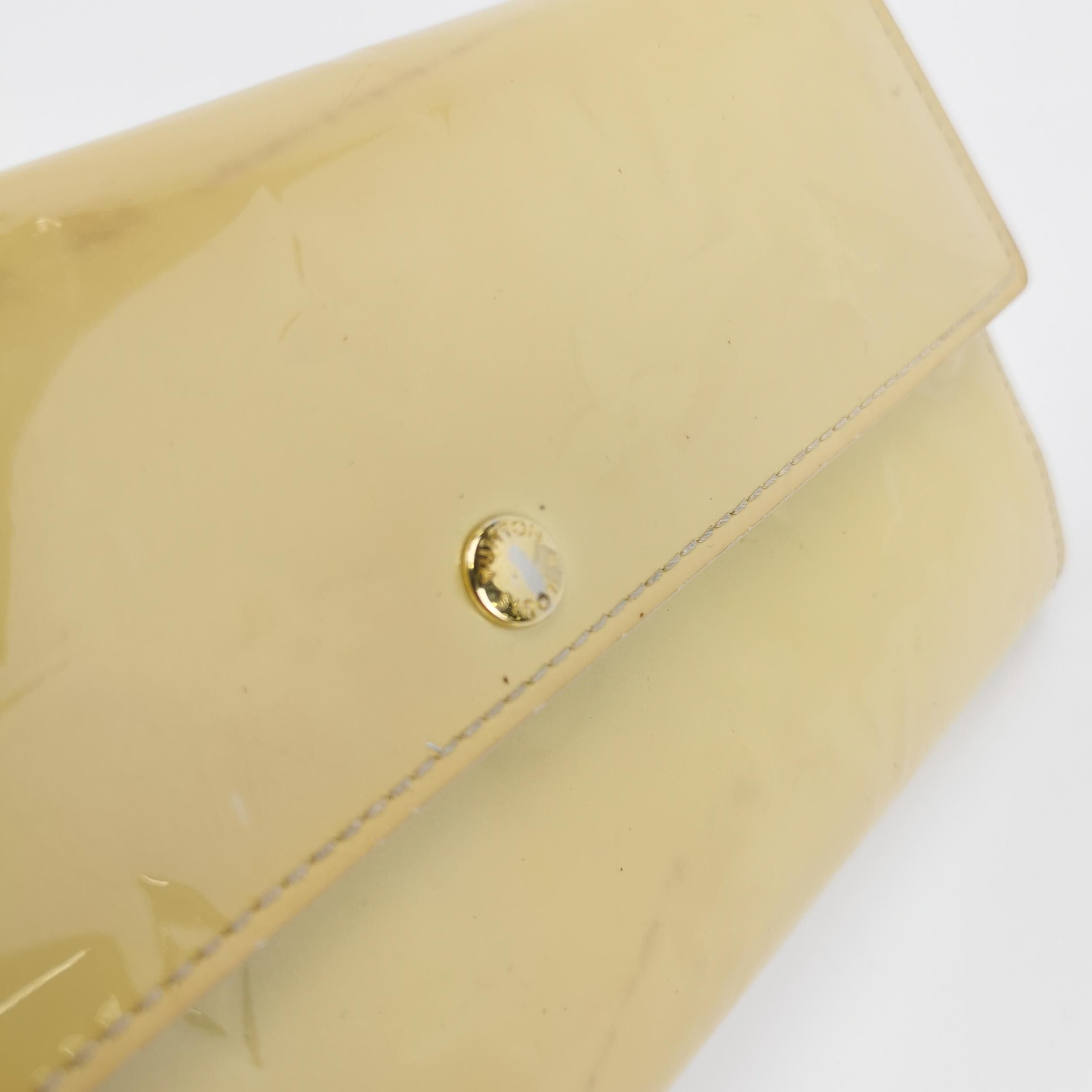 Louis Vuitton Louis Vuitton (LV) Patent leather solid color embossed mono Size ONE SIZE - 3 Thumbnail