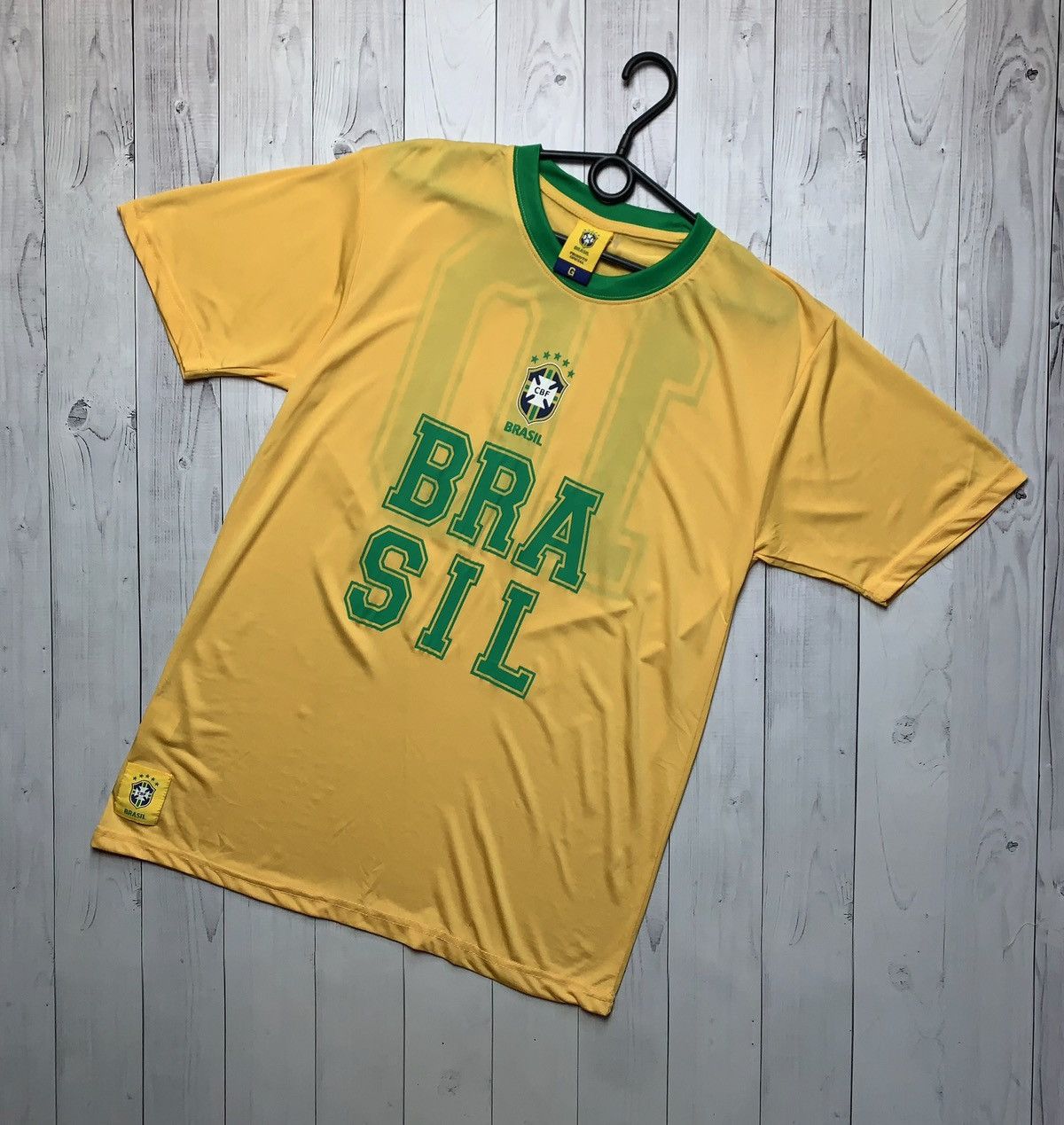 Vintage Vintage Soccer tee Brazil logo size M 10 Size US M / EU 48-50 / 2 - 1 Thumbnail