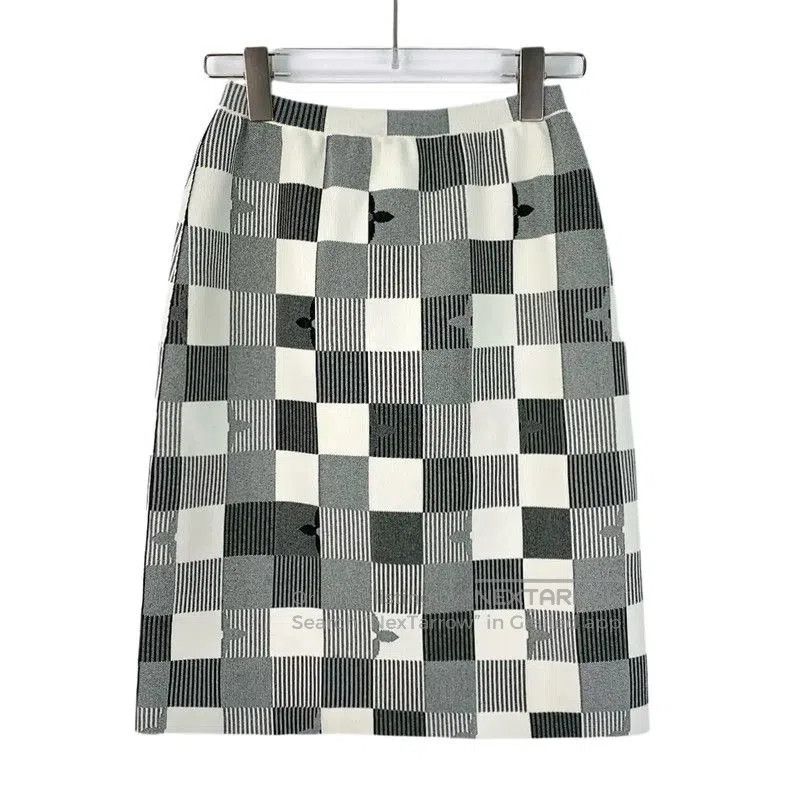 Louis Vuitton Louis Vuitton Color Blocked Skirt in XS Size . Size 22" - 2 Thumbnail