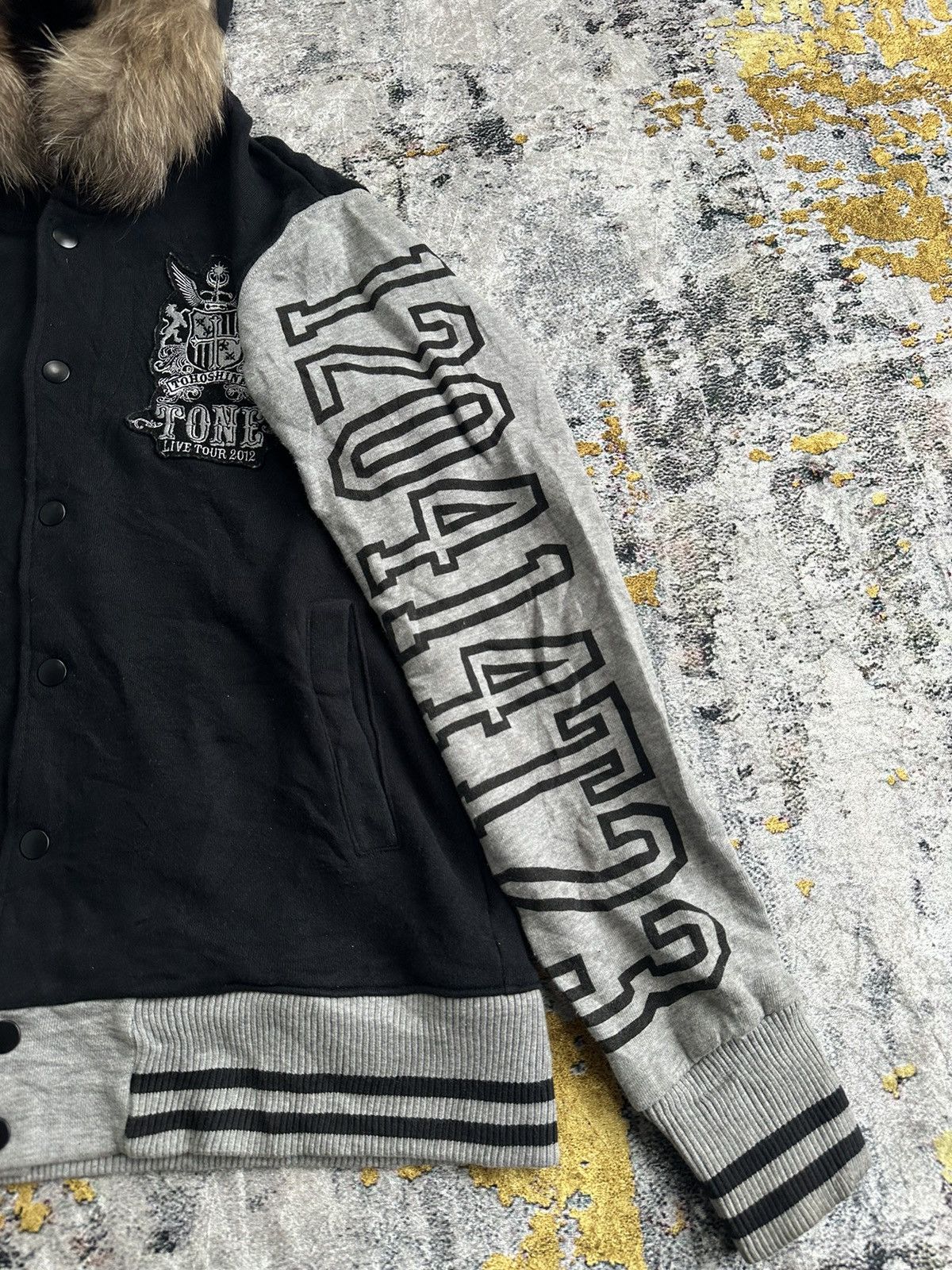 20471120 TOHOSHINKI LIVE TOUR TONE FUR HOODIE JACKET DUP KPOP Size US M / EU 48-50 / 2 - 6 Thumbnail