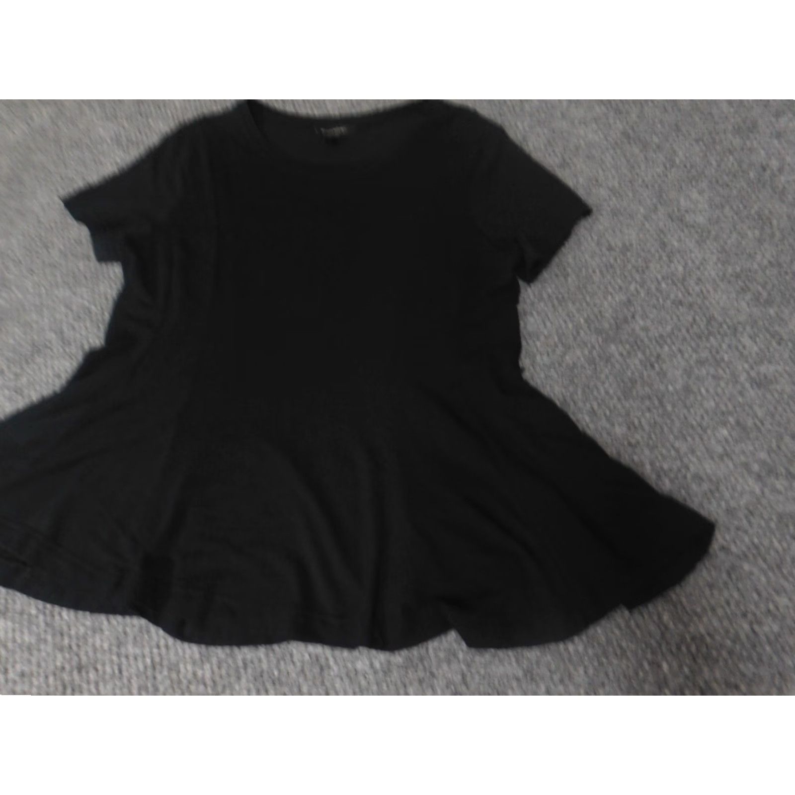 Banana Republic Banana Republic Blouse Womens Small Black Pullover Knit Short Sleeve Crew Neck Ruffle Casual Pullover Stretch Top Regular Size S Black Womens Size S / US 4 / IT 40 - 3 Thumbnail