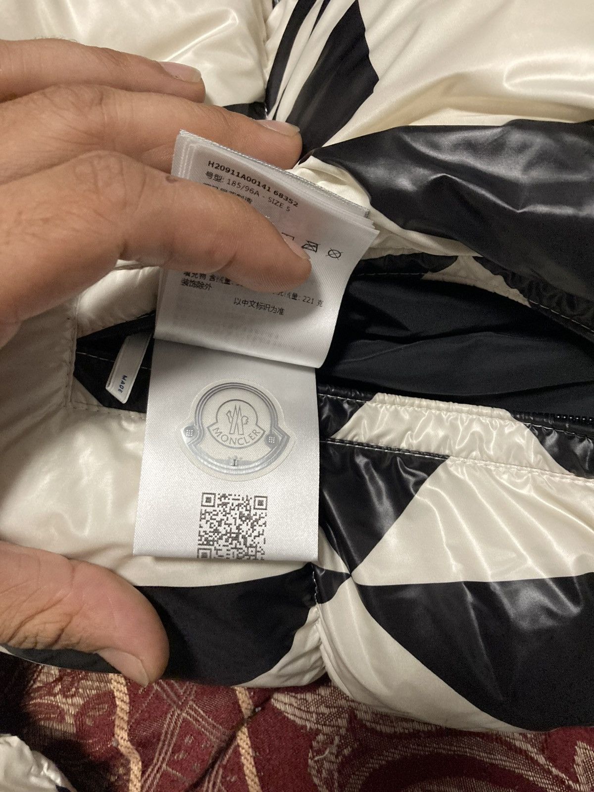 Moncler Hordelyme Reversible Printed Shell Hooded Down Jacket Size US XXL / EU 58 / 5 - 5 Thumbnail