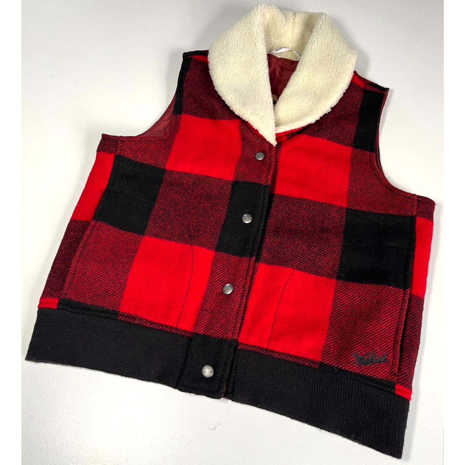 Vintage Woolrich Women's Giant Buffalo Vest Wool Blend Sz S Woolrich Giant Buffalo Vest Red Black Plaid Outdoor Pockets Vintage Womens Size S Vest Size S / US 4 / IT 40 - 7 Thumbnail