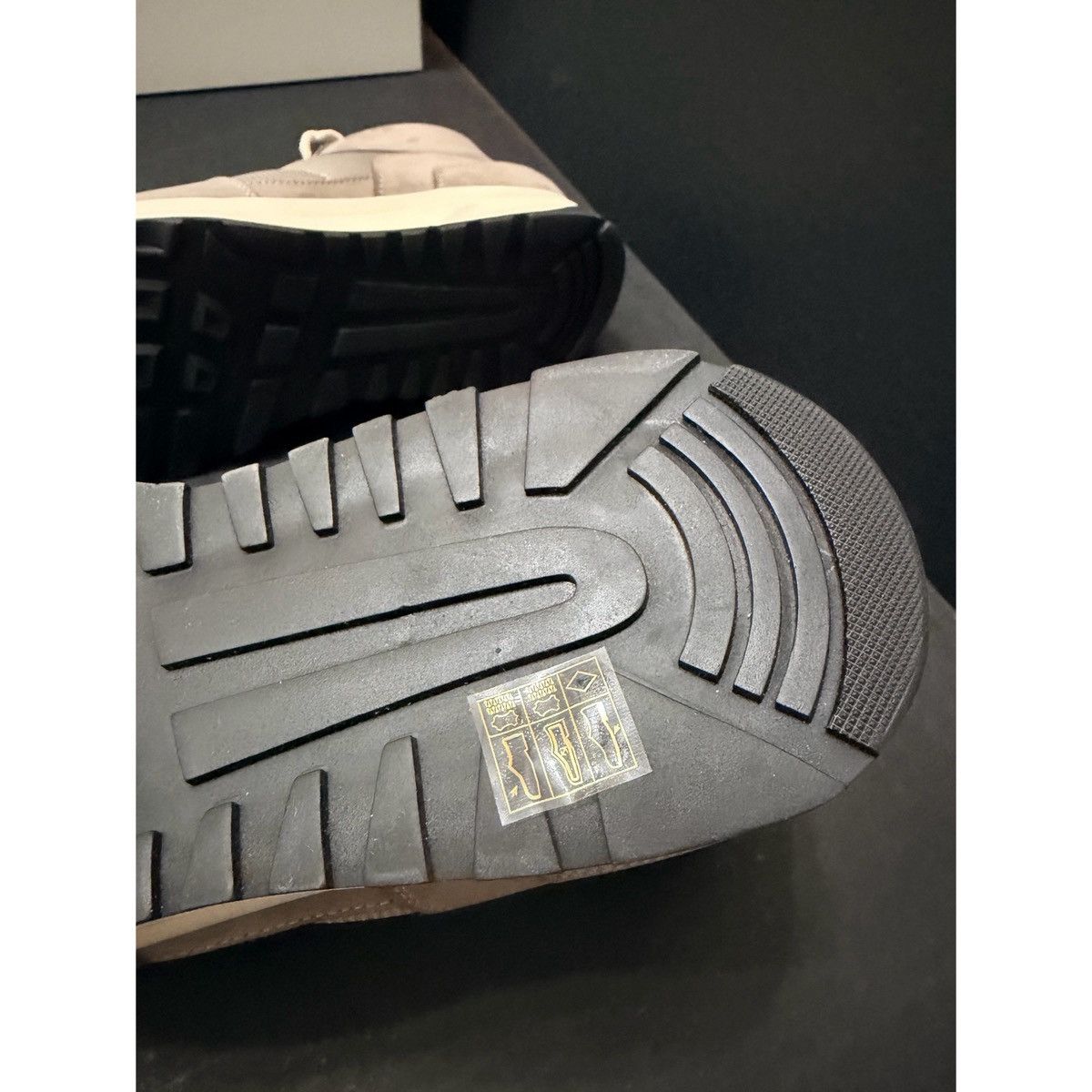 Common Projects COMMON PROJECTS TRACK VINTAGE MID WARM GREY Size US 9 / EU 42 - 20 Thumbnail