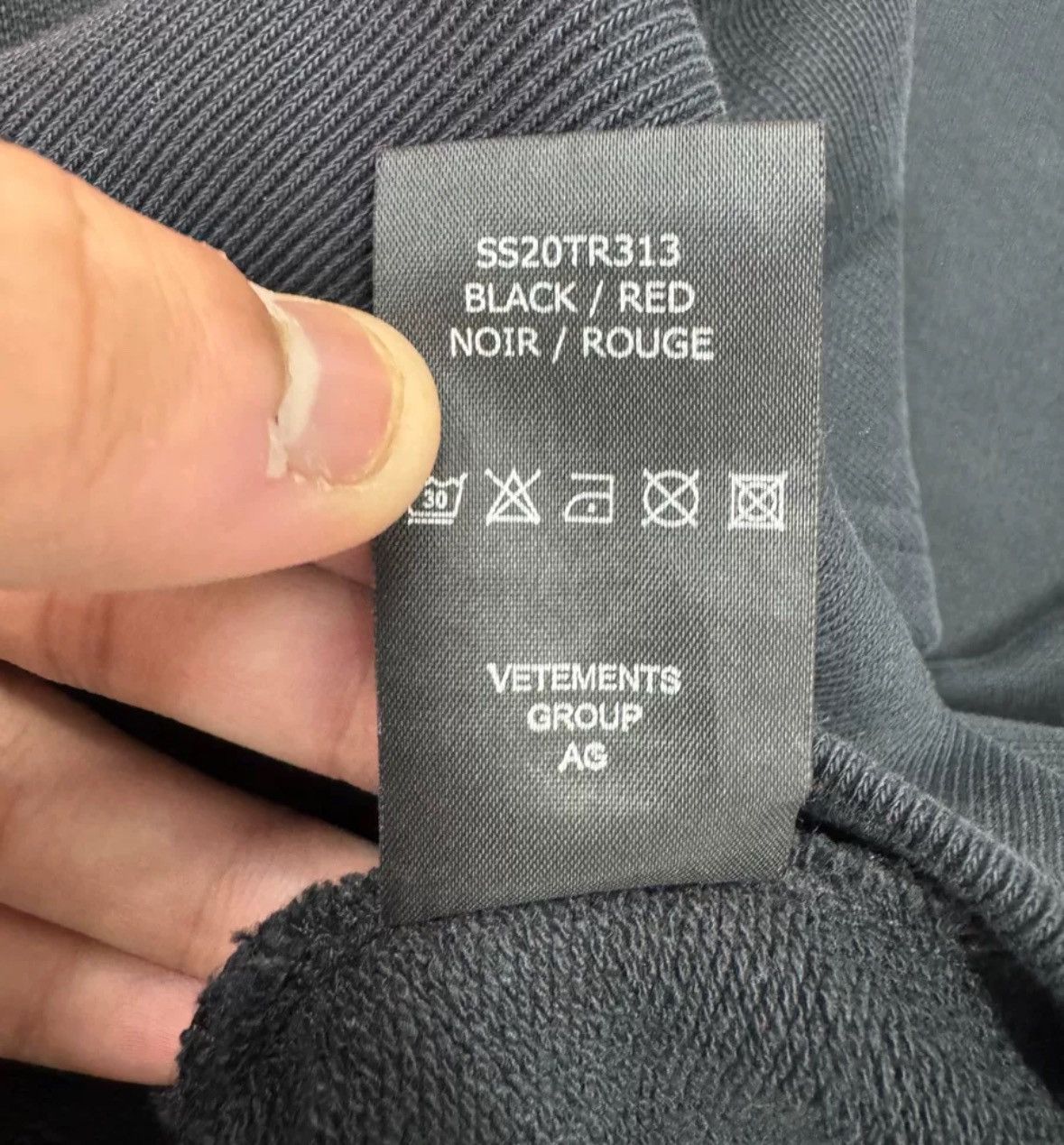 Vetements Vetements 19FW Thick Mask Anarchism Hoodie2412-Nextarrow Size US S / EU 44-46 / 1 - 9 Thumbnail